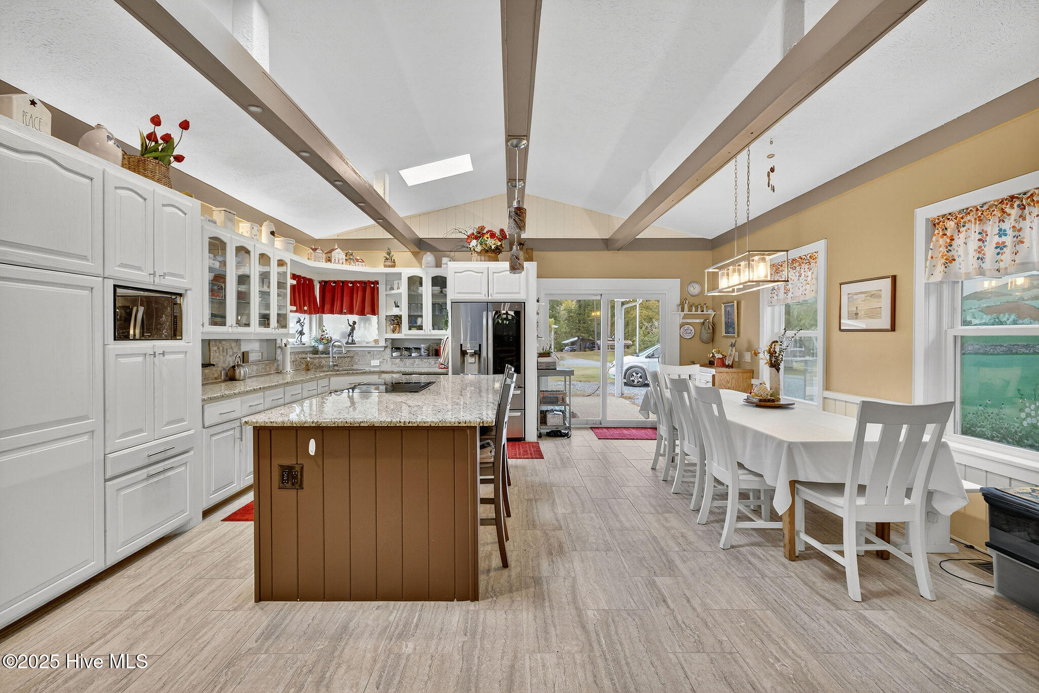 main property photo 35
