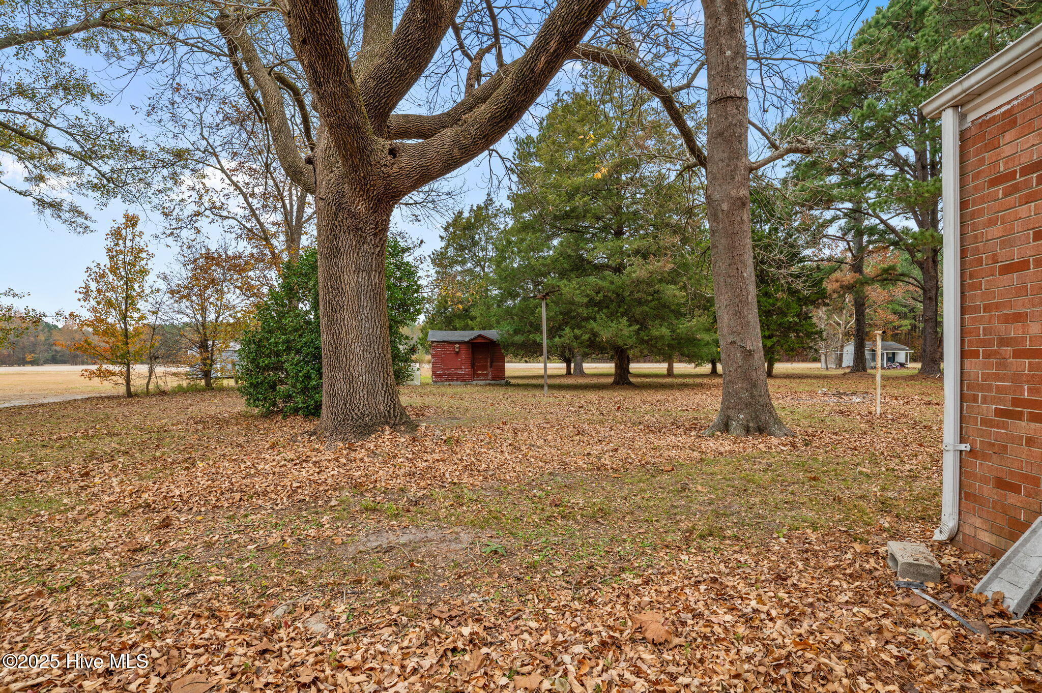 main property photo 32