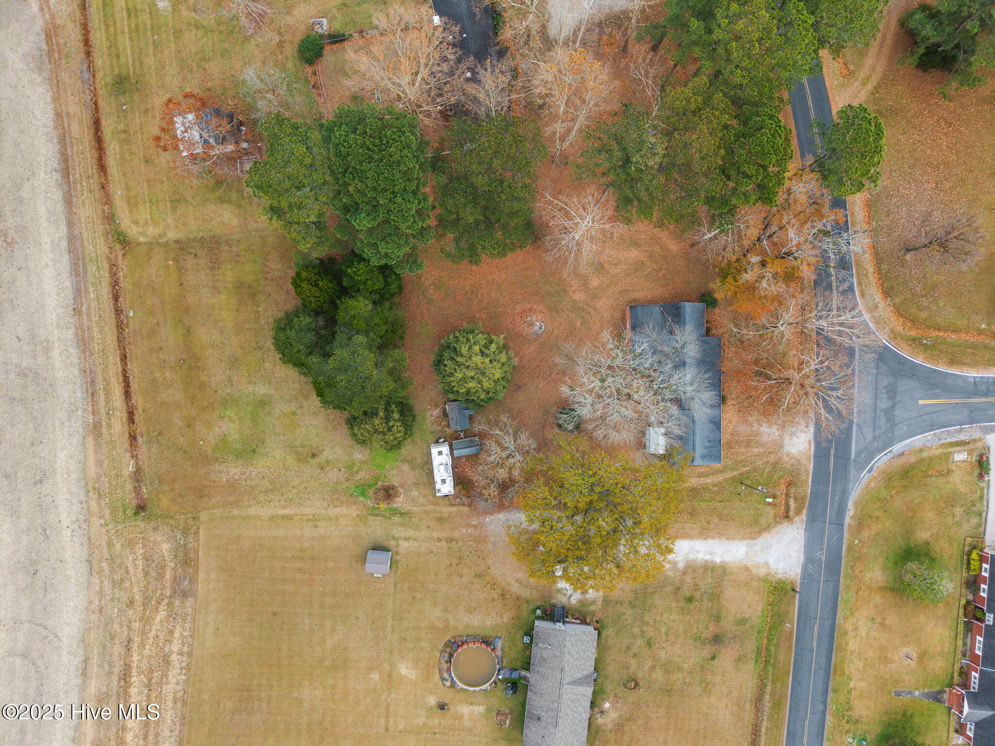 main property photo 36