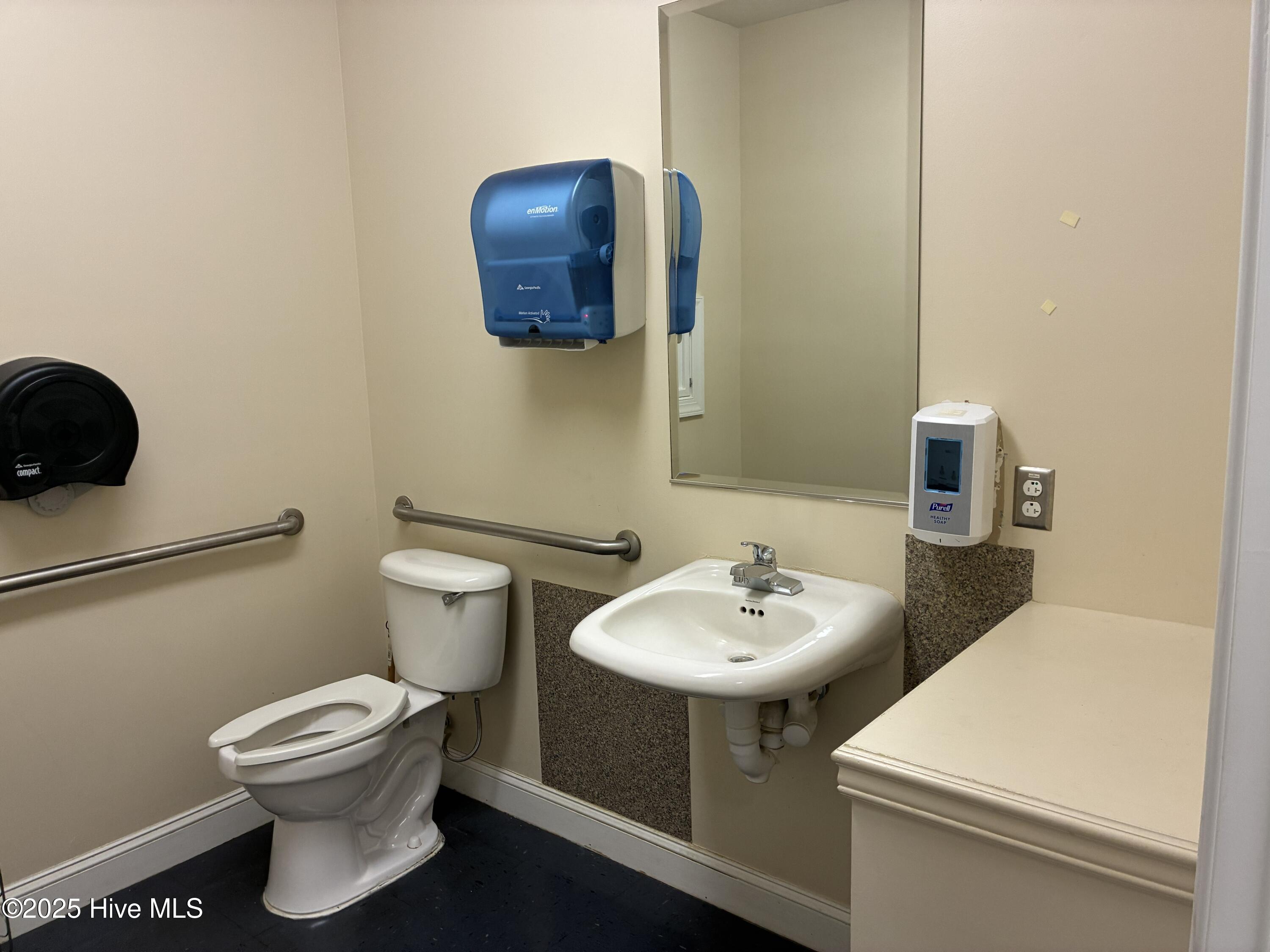 main property photo 24