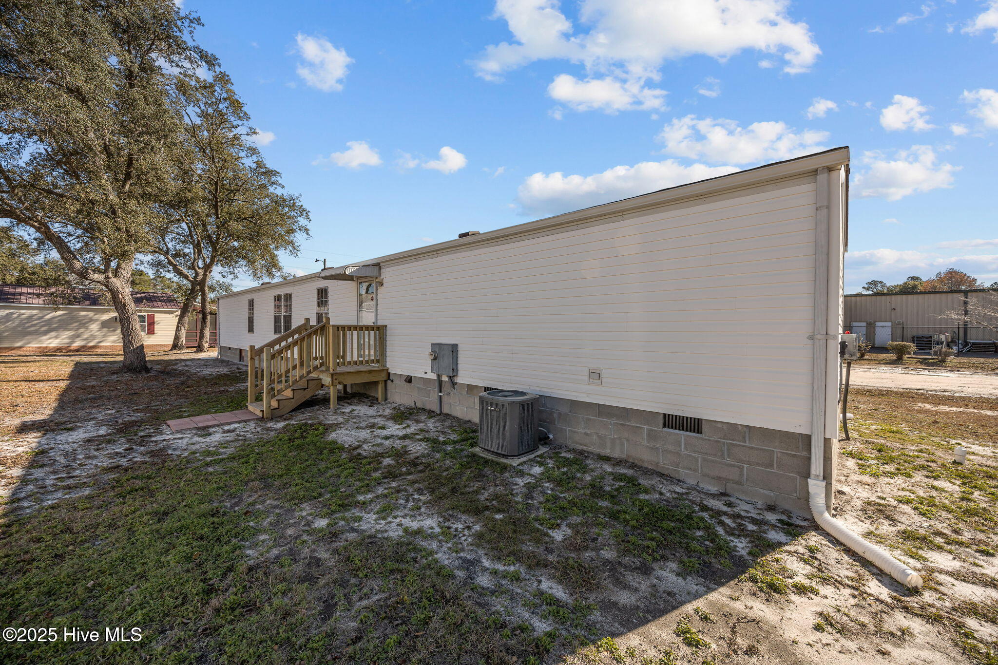 main property photo 45
