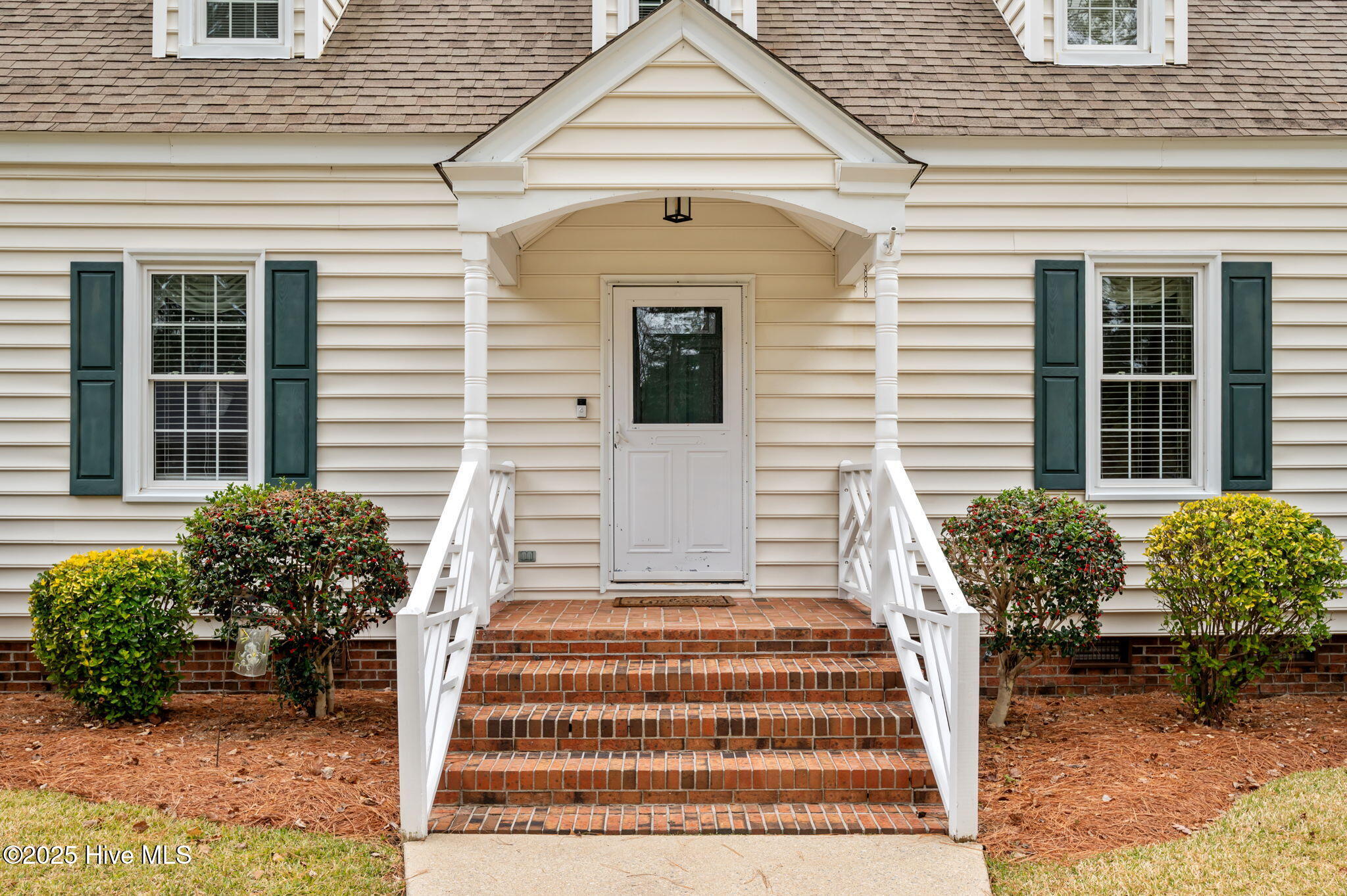 main property photo 28