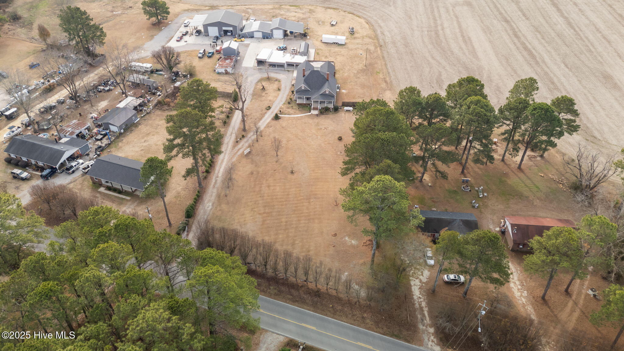 main property photo 16
