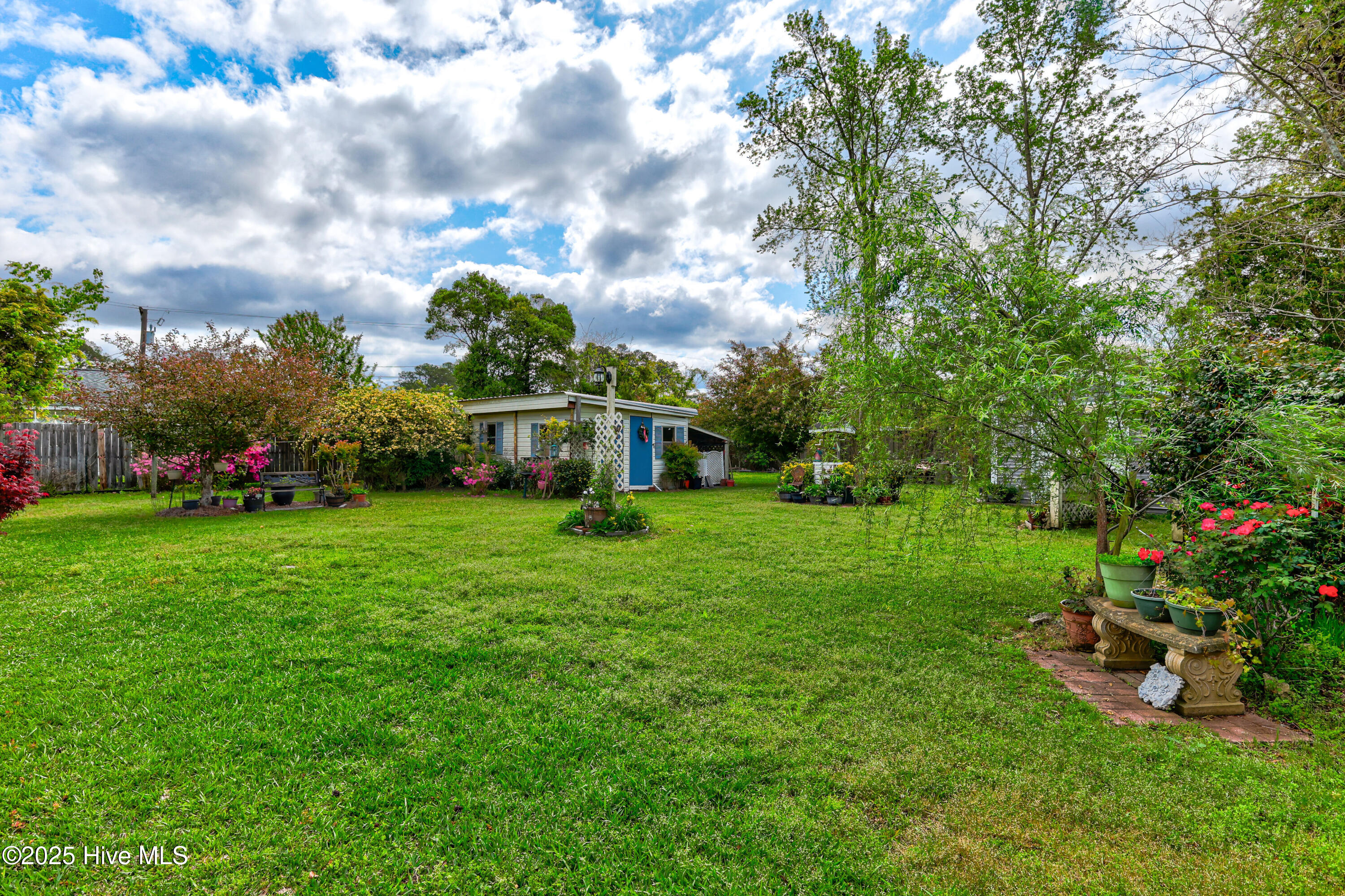 main property photo 32