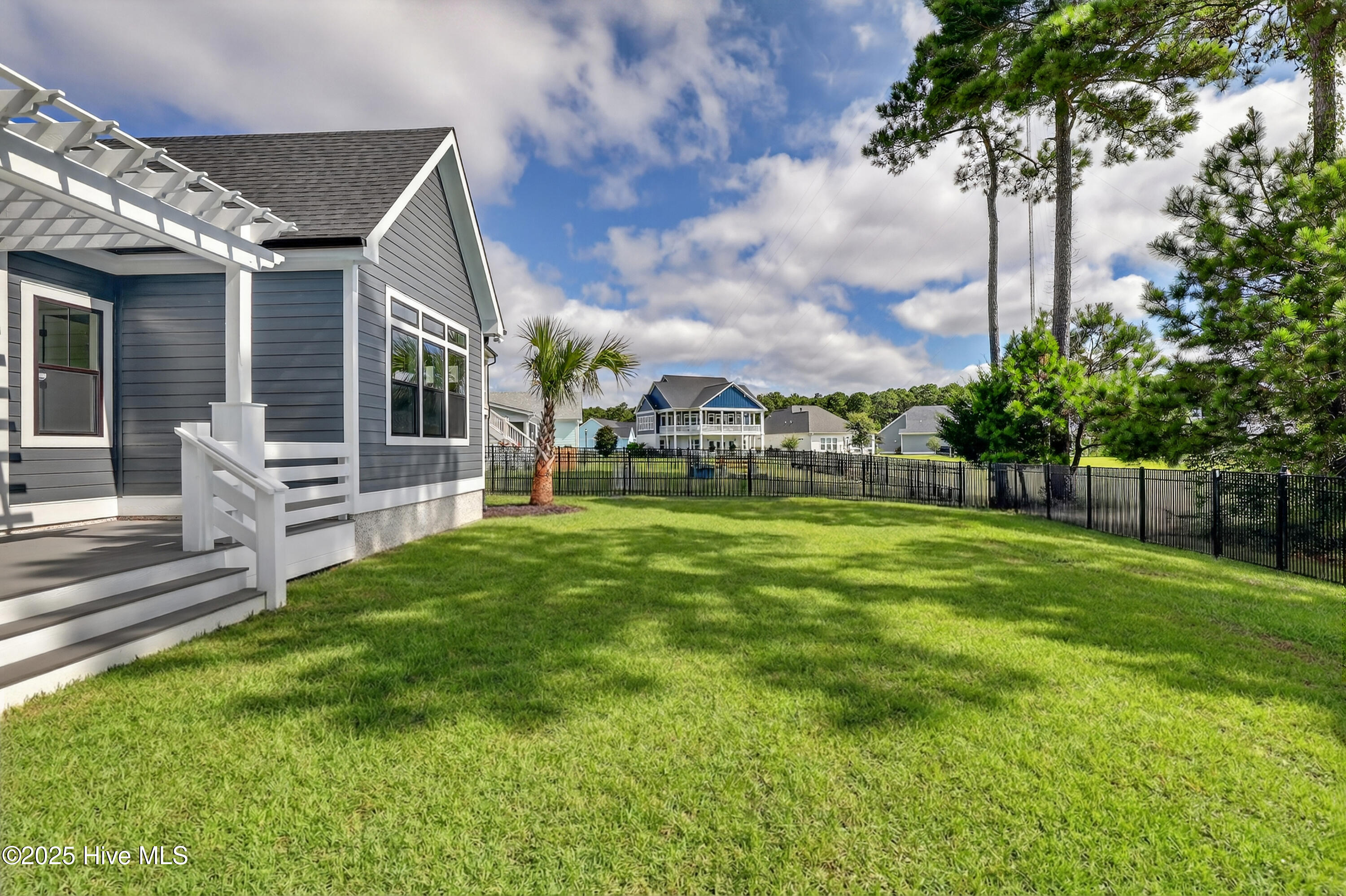 main property photo 40
