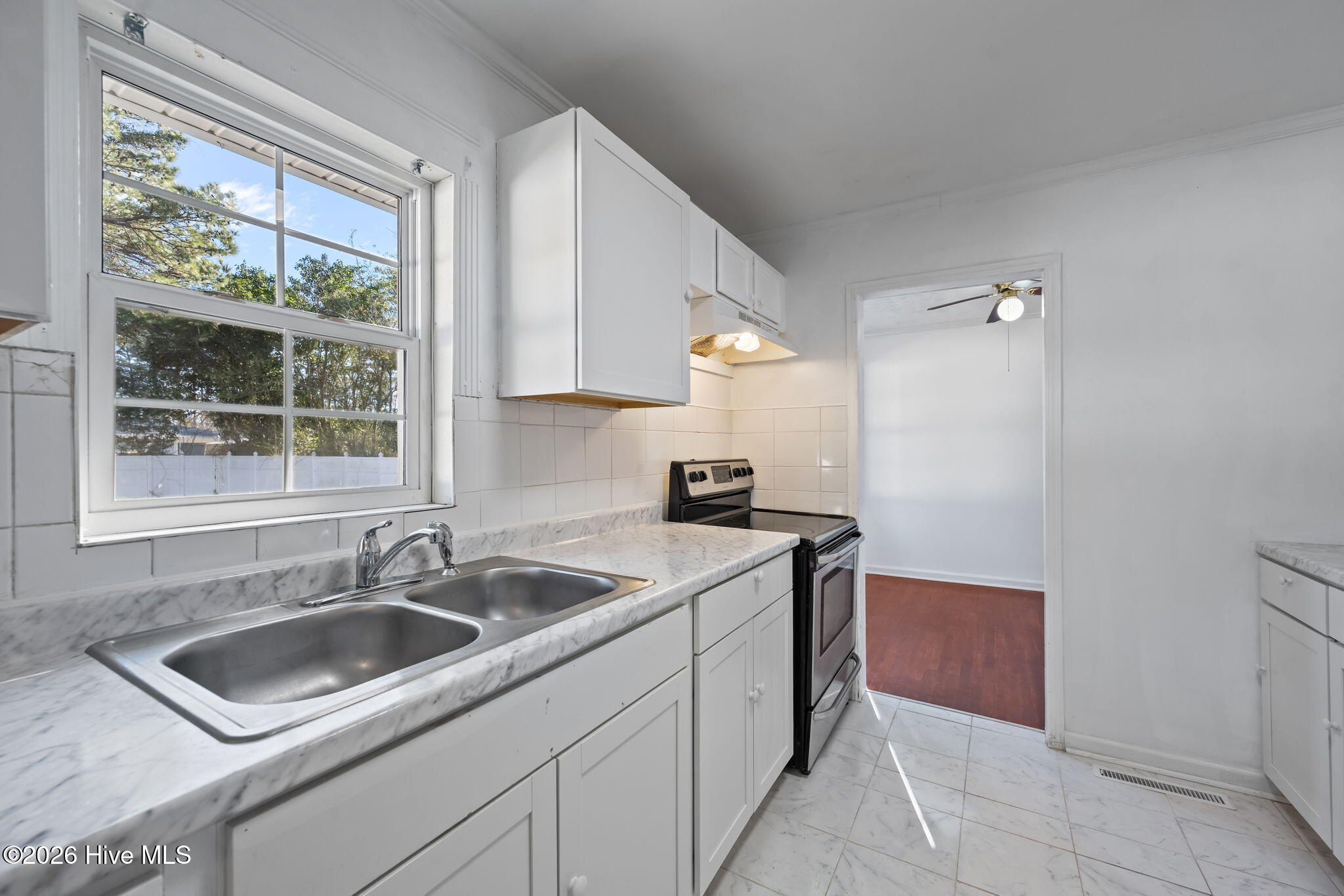 property viewer photo 10