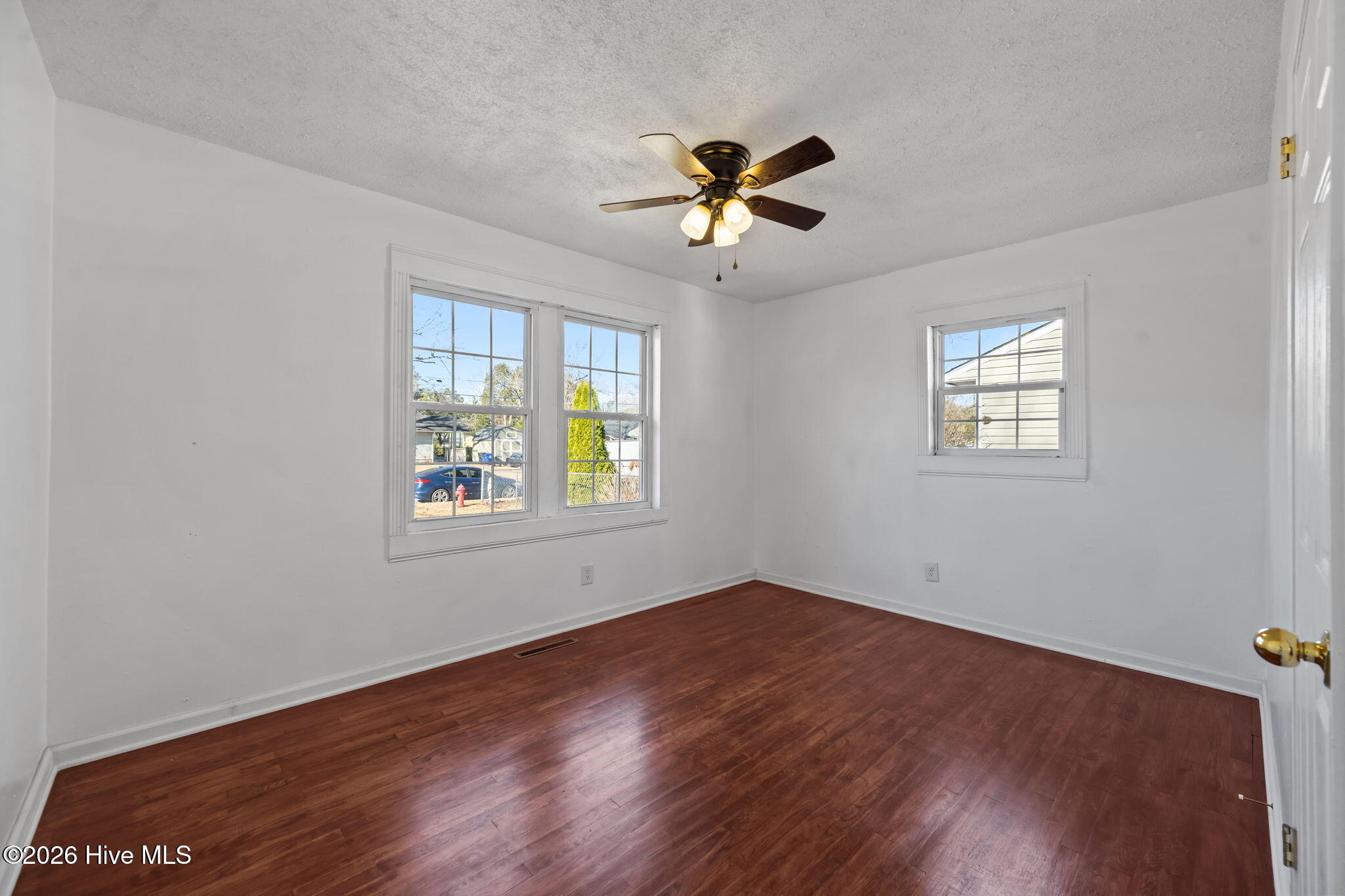 property viewer photo 25