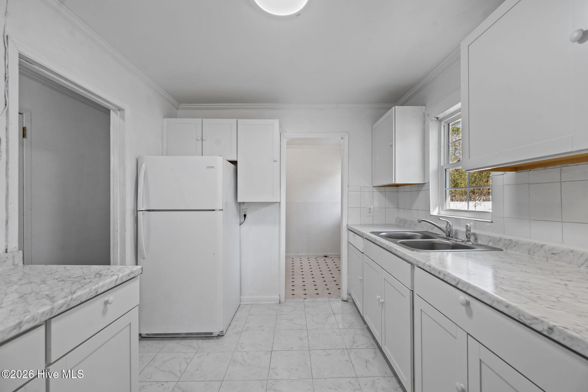 property viewer photo 6
