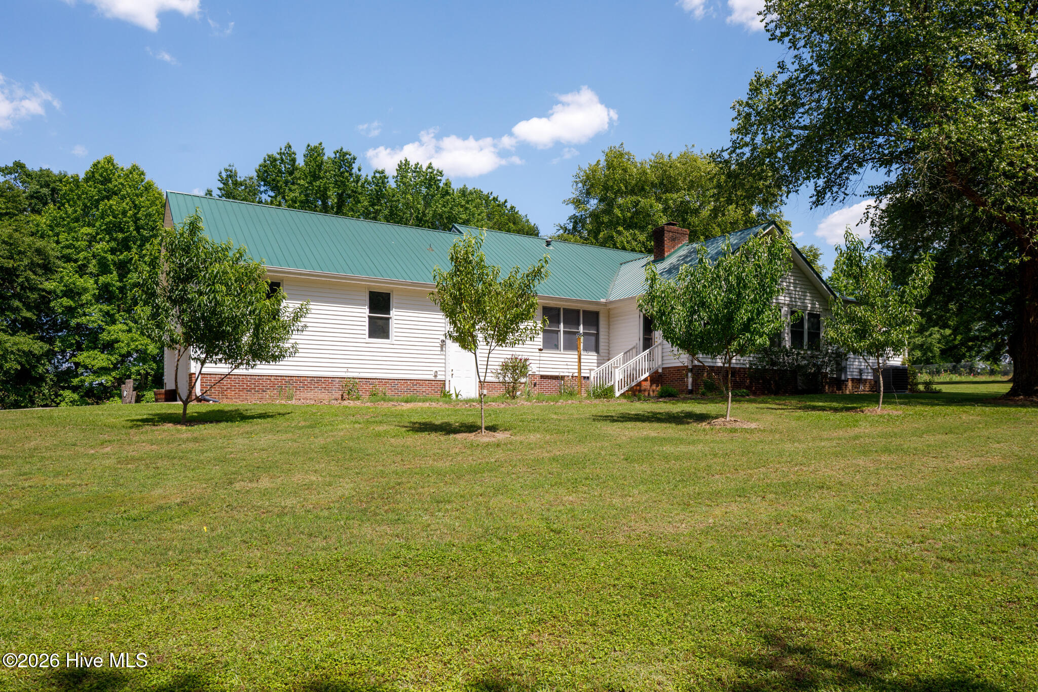main property photo 28