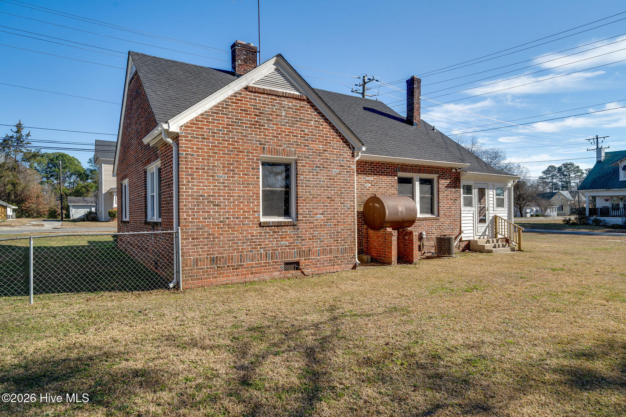 main property photo 18