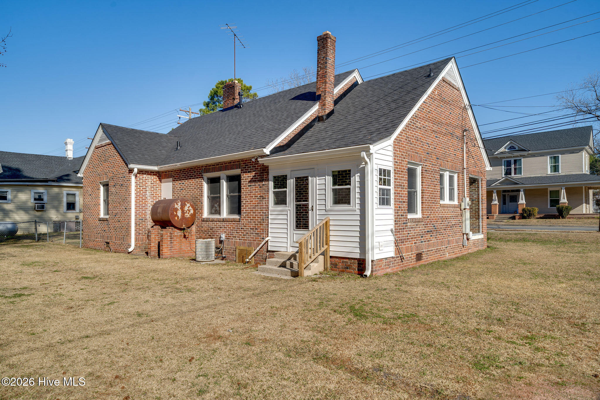 main property photo 20