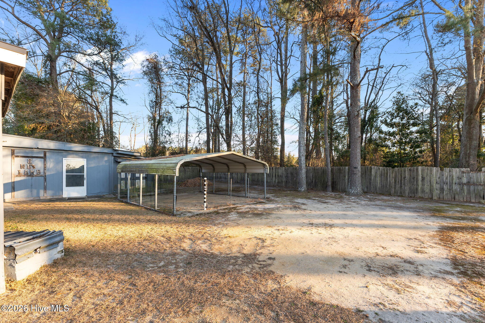 main property photo 28