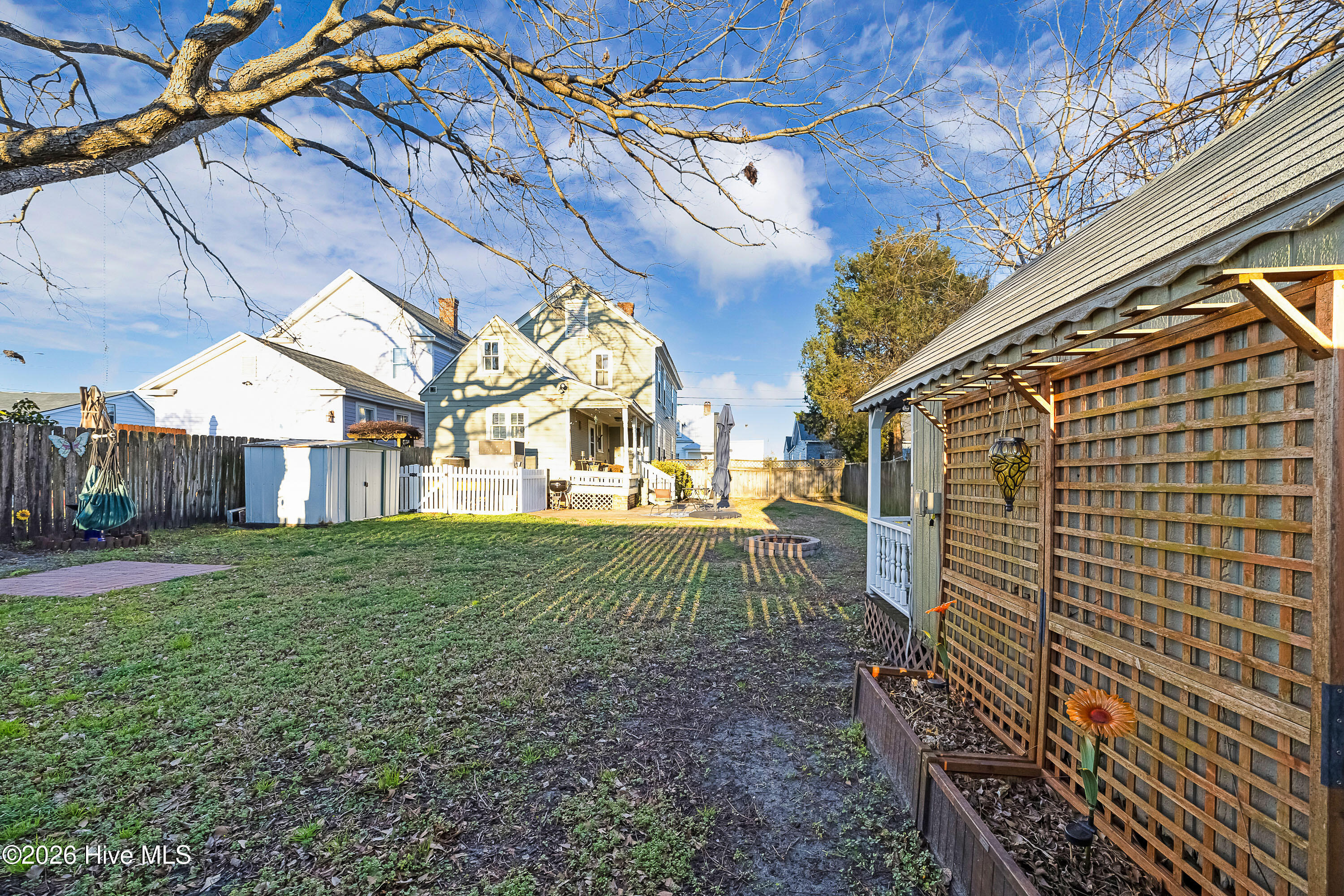 main property photo 32
