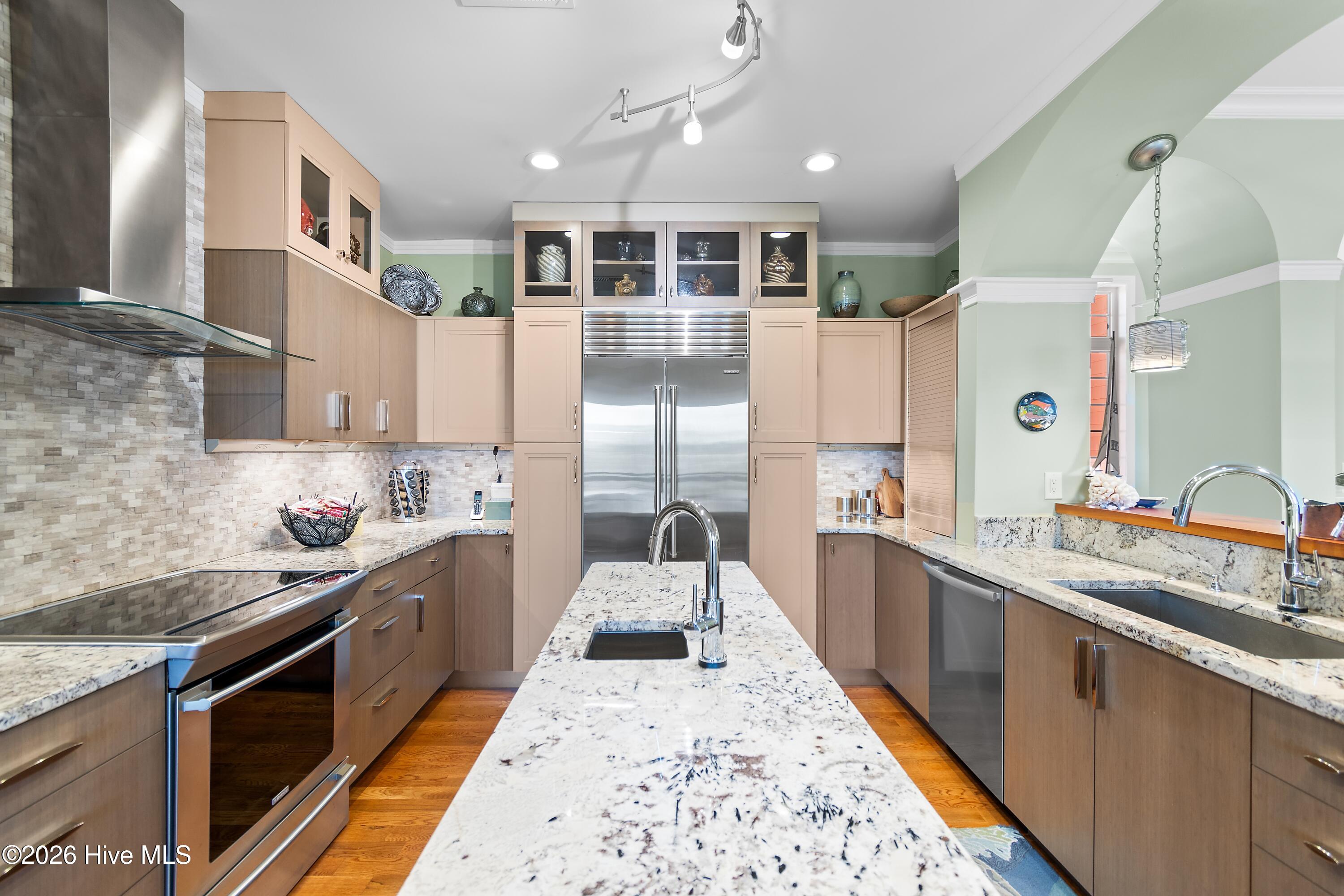main property photo 17