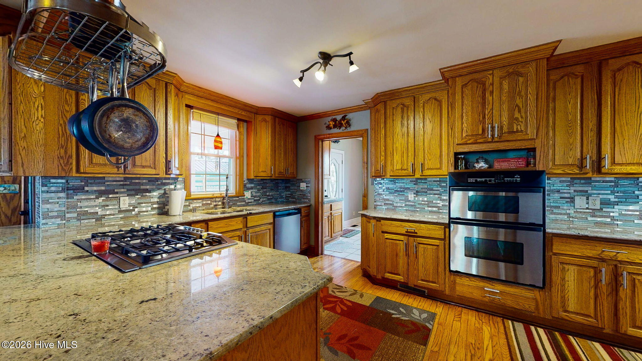 main property photo 28