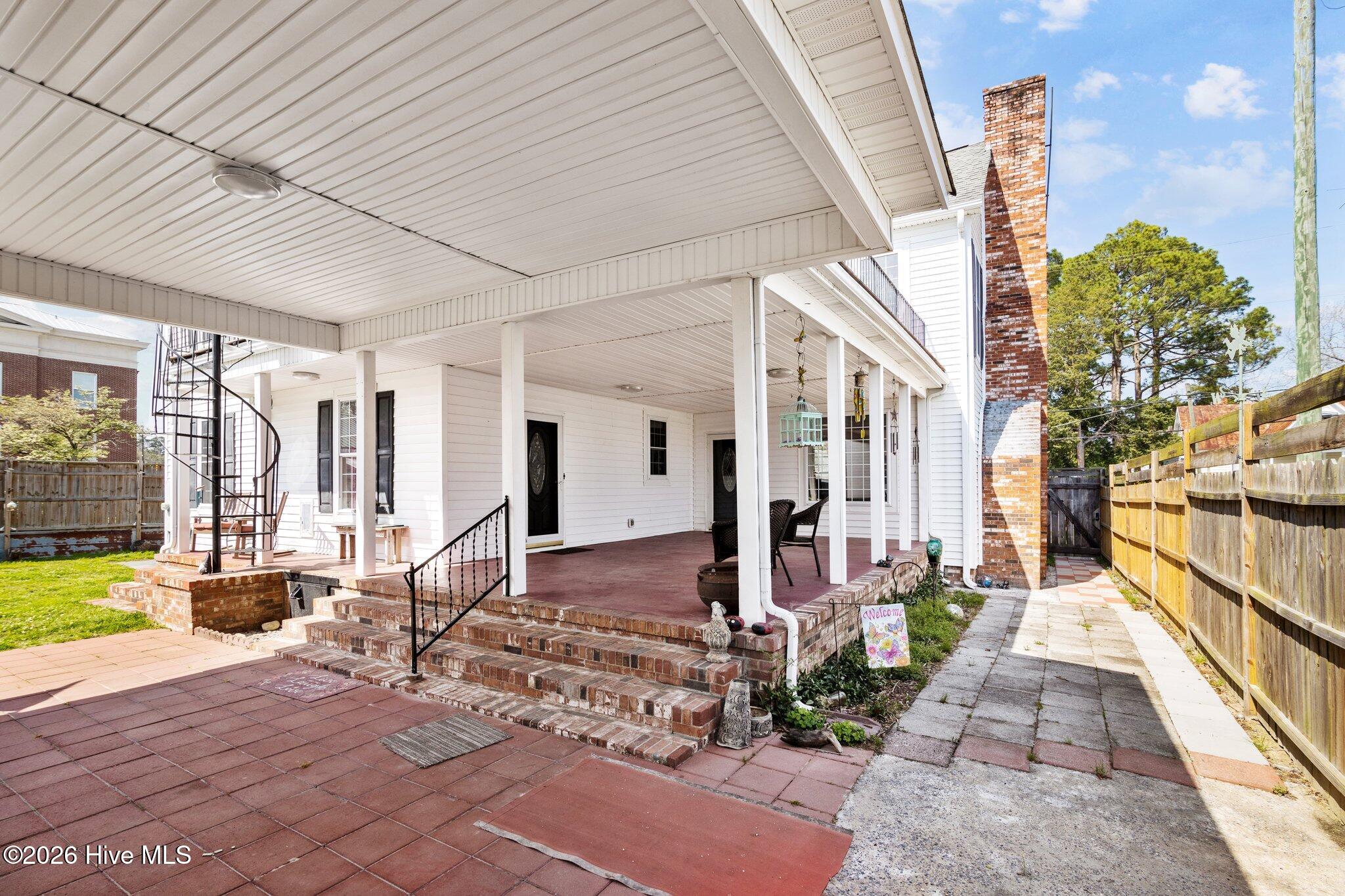 main property photo 7