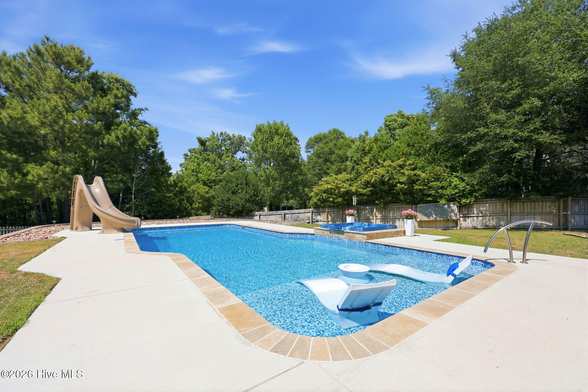main property photo 94
