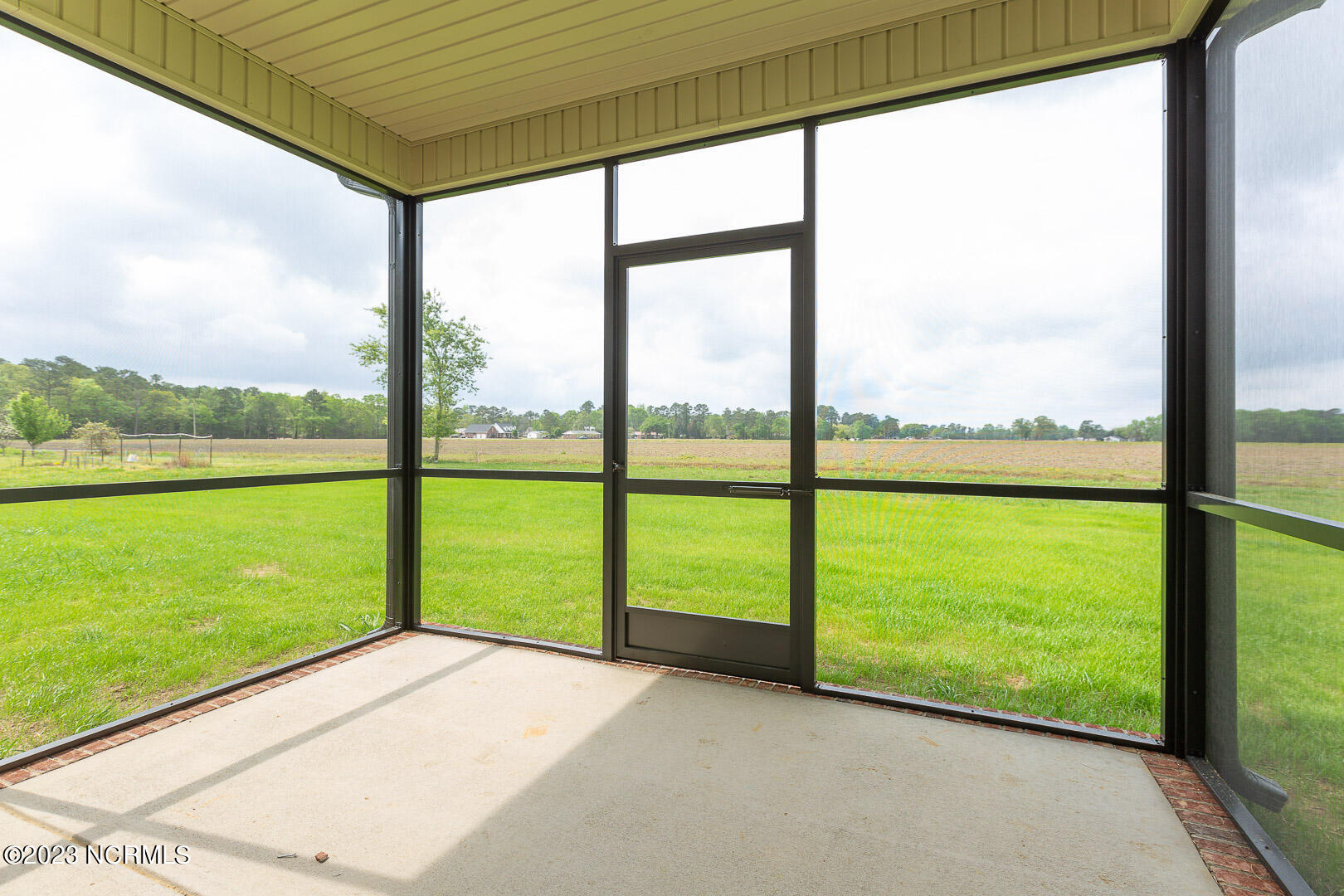 main property photo 36