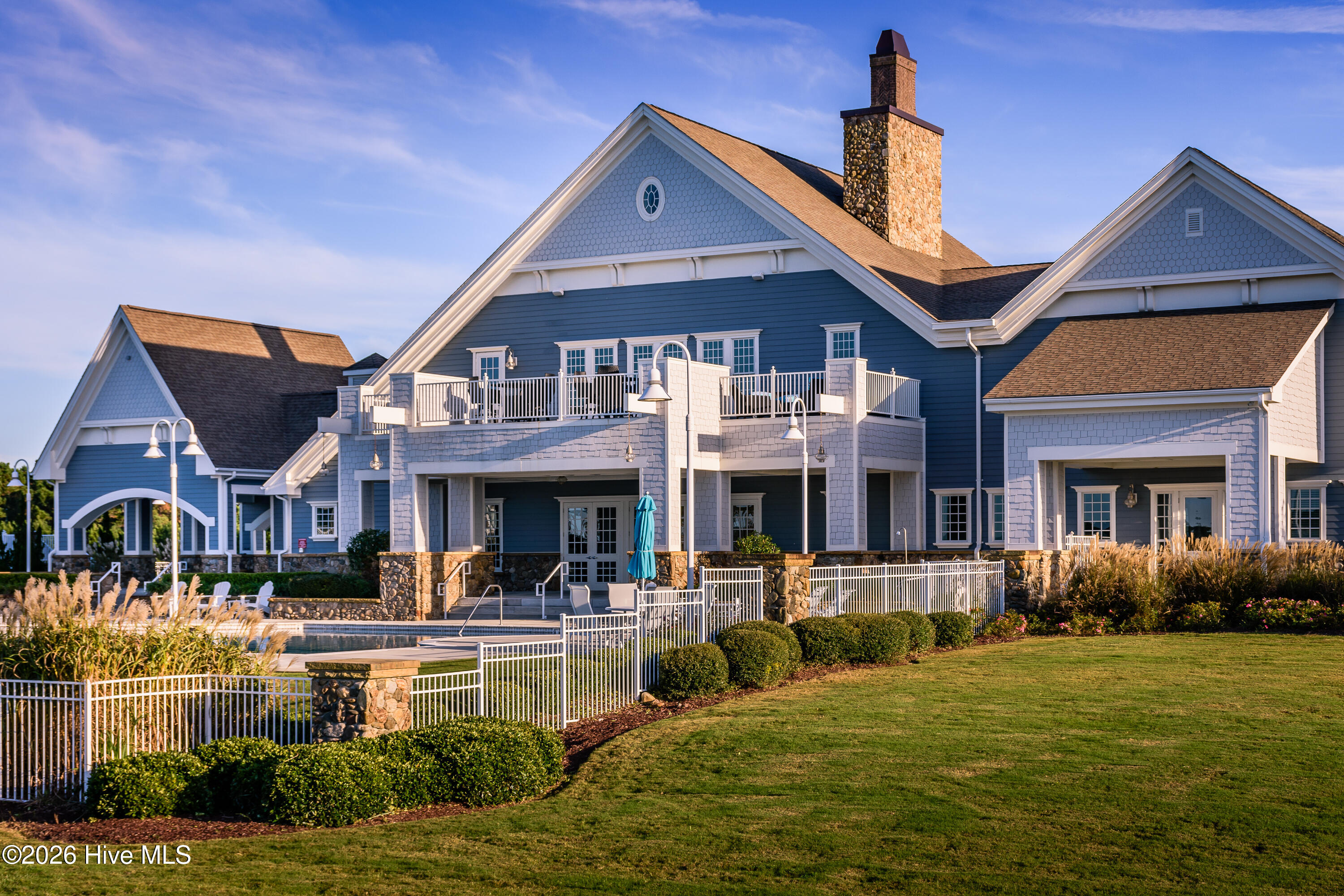 main property photo 45