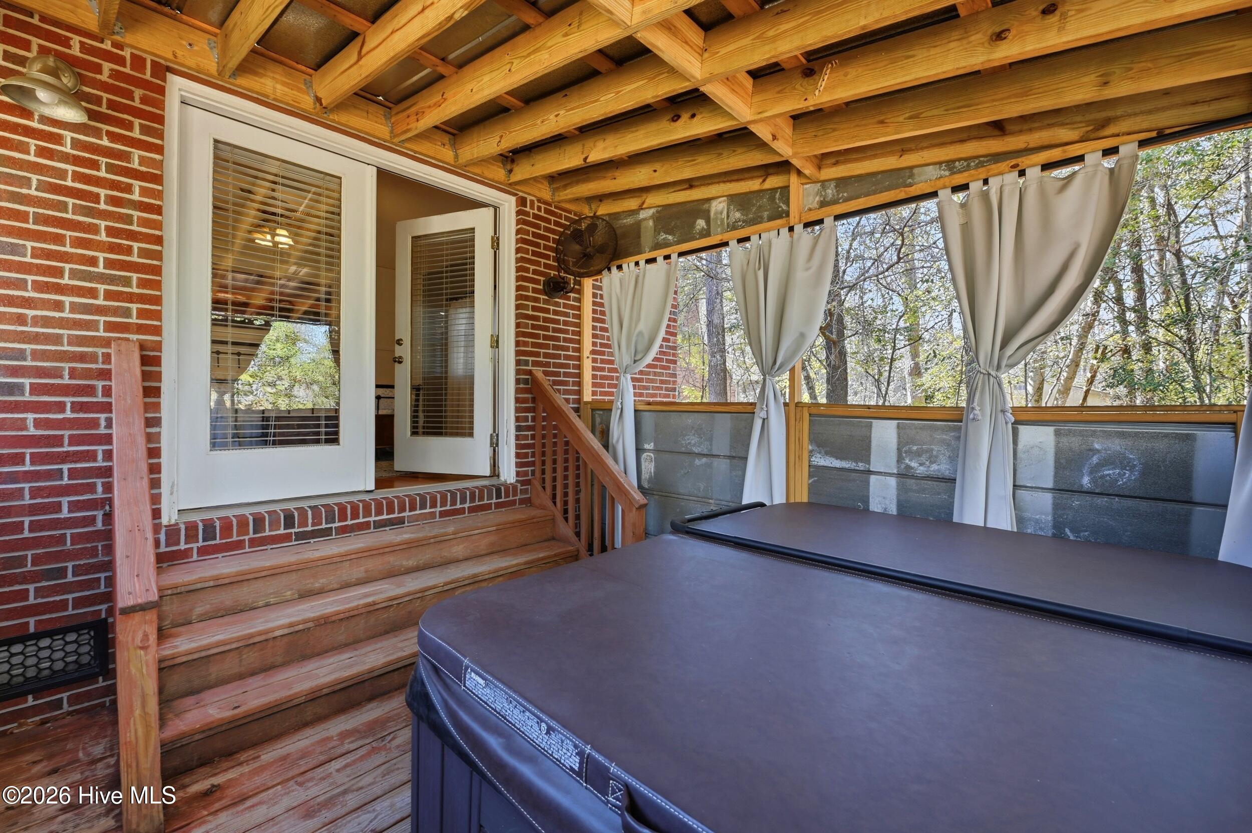 main property photo 34