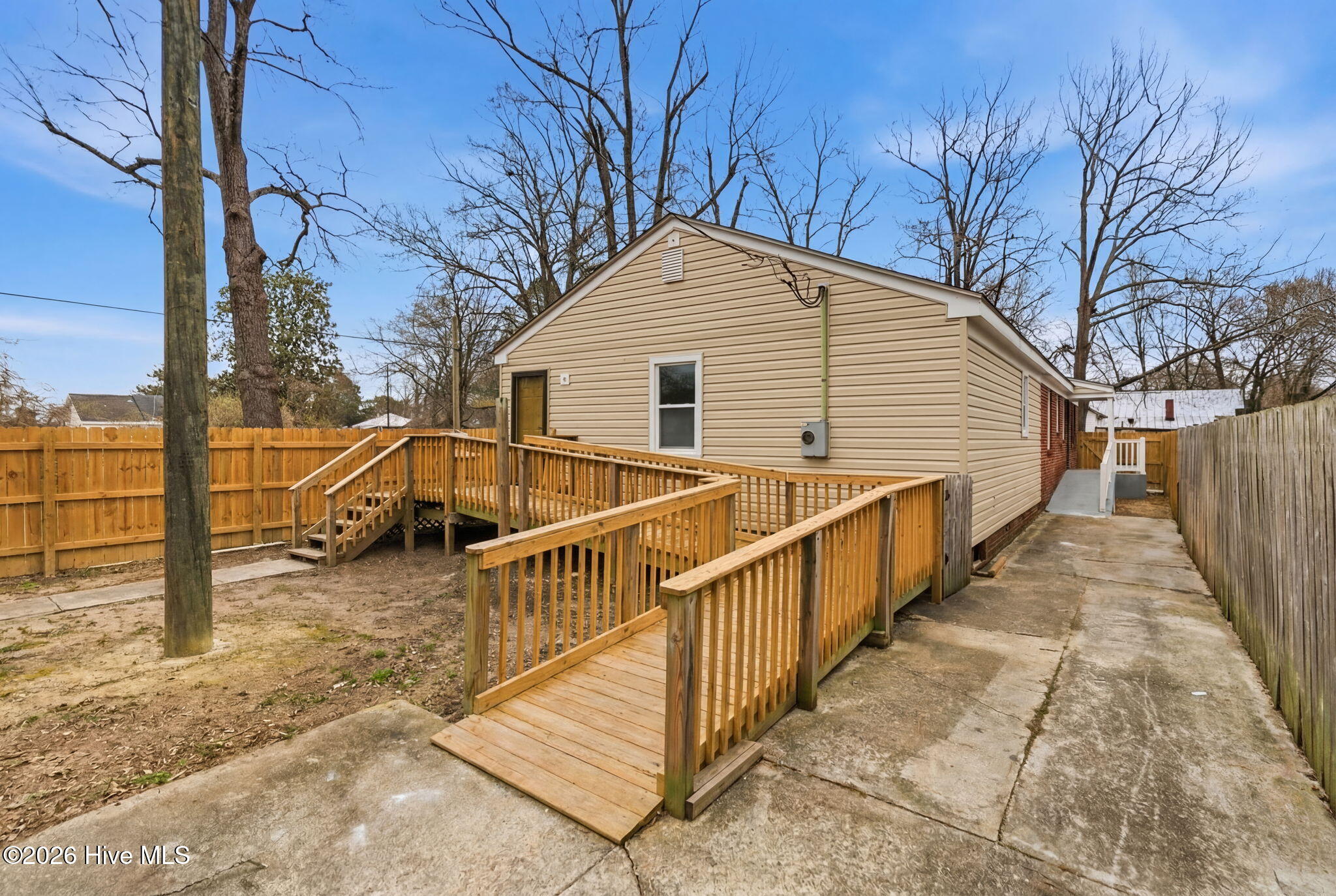 main property photo 20
