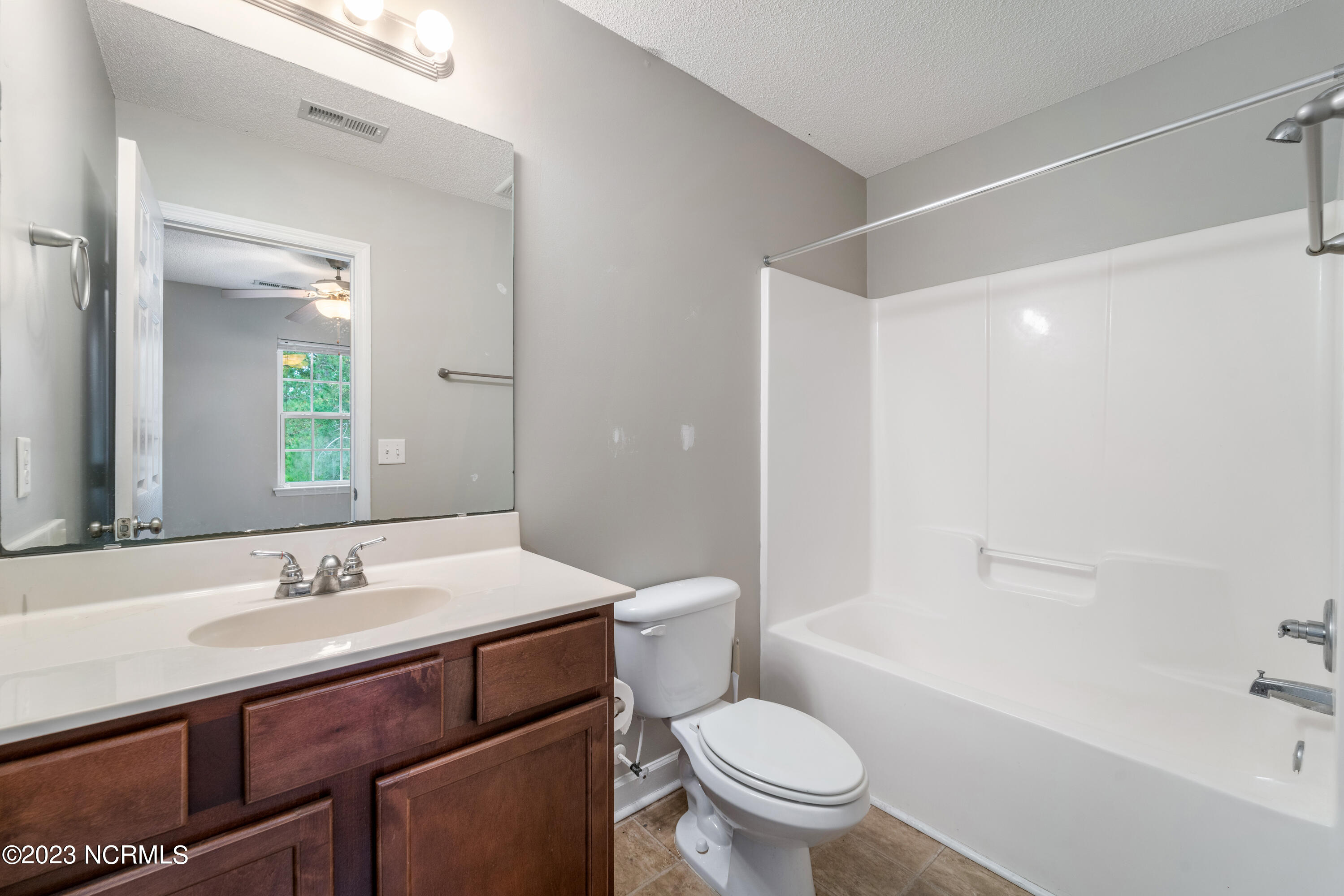 property viewer photo 10