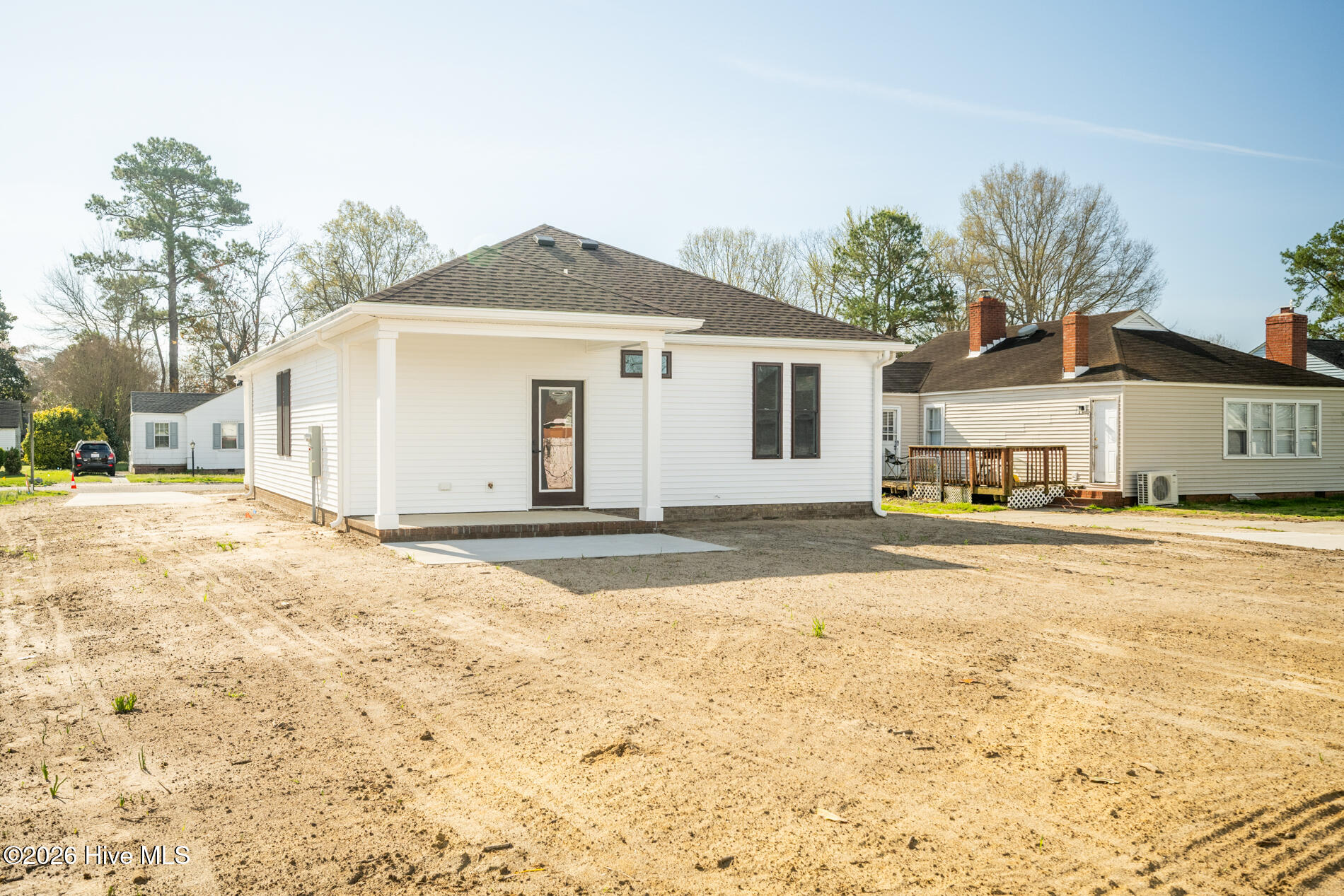 main property photo 28