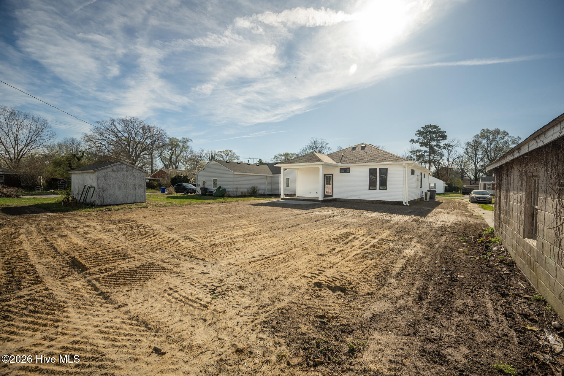 main property photo 31