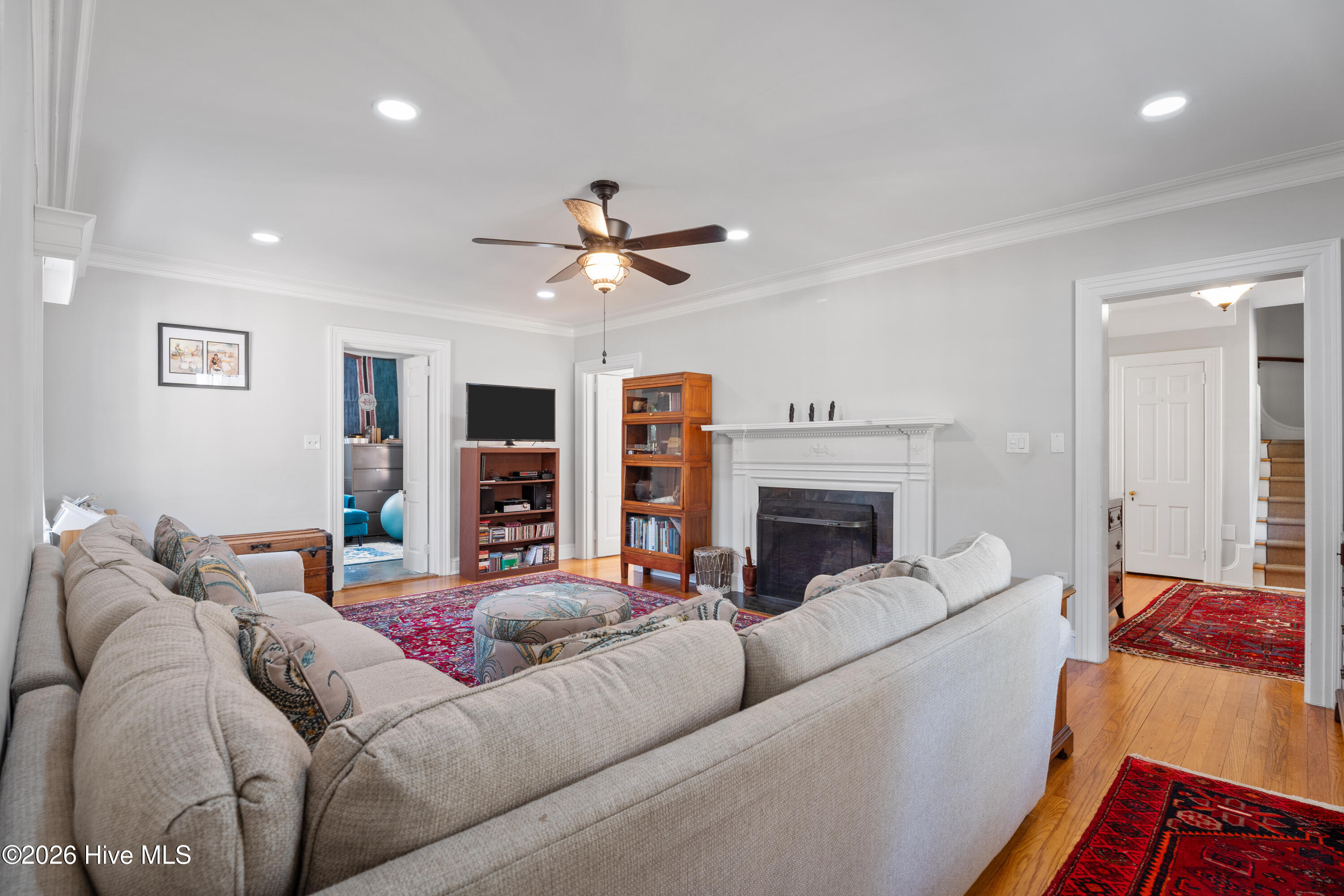 main property photo 5