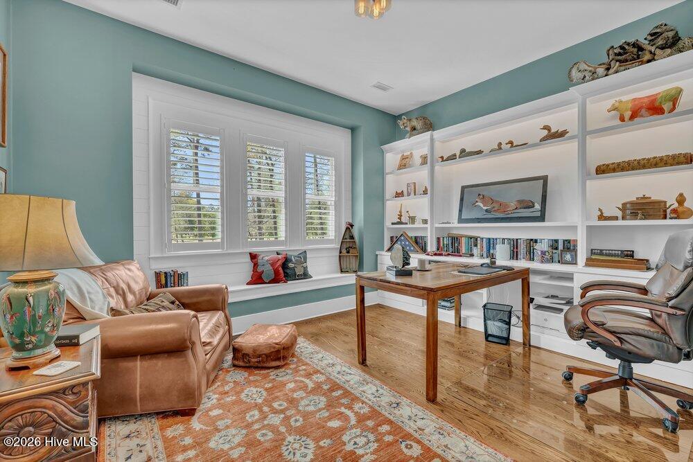 main property photo 27