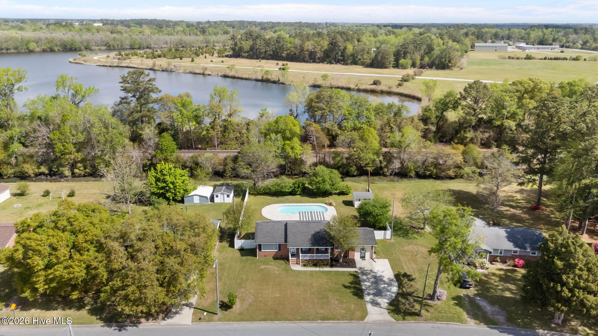 main property photo 29