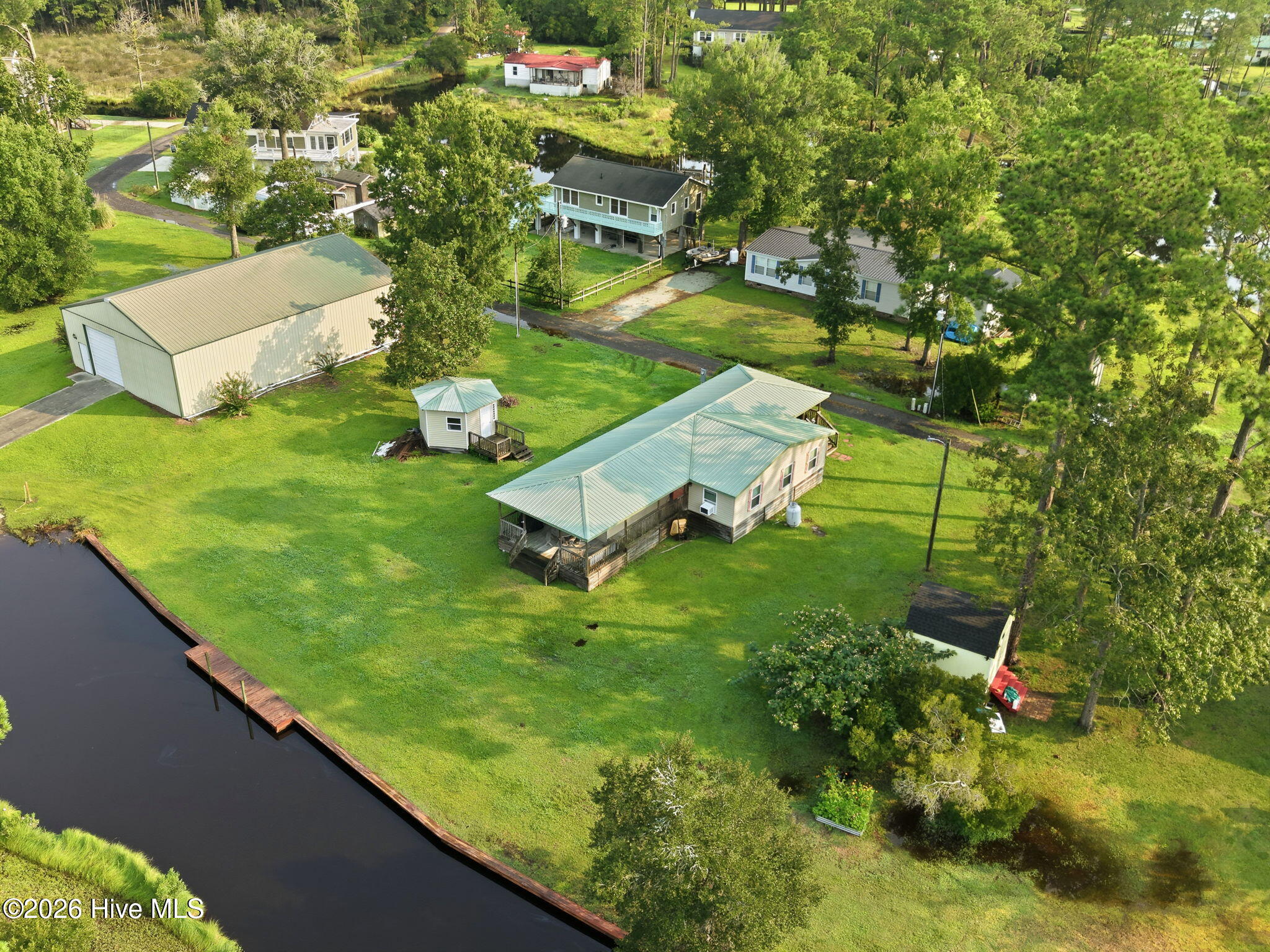main property photo 40