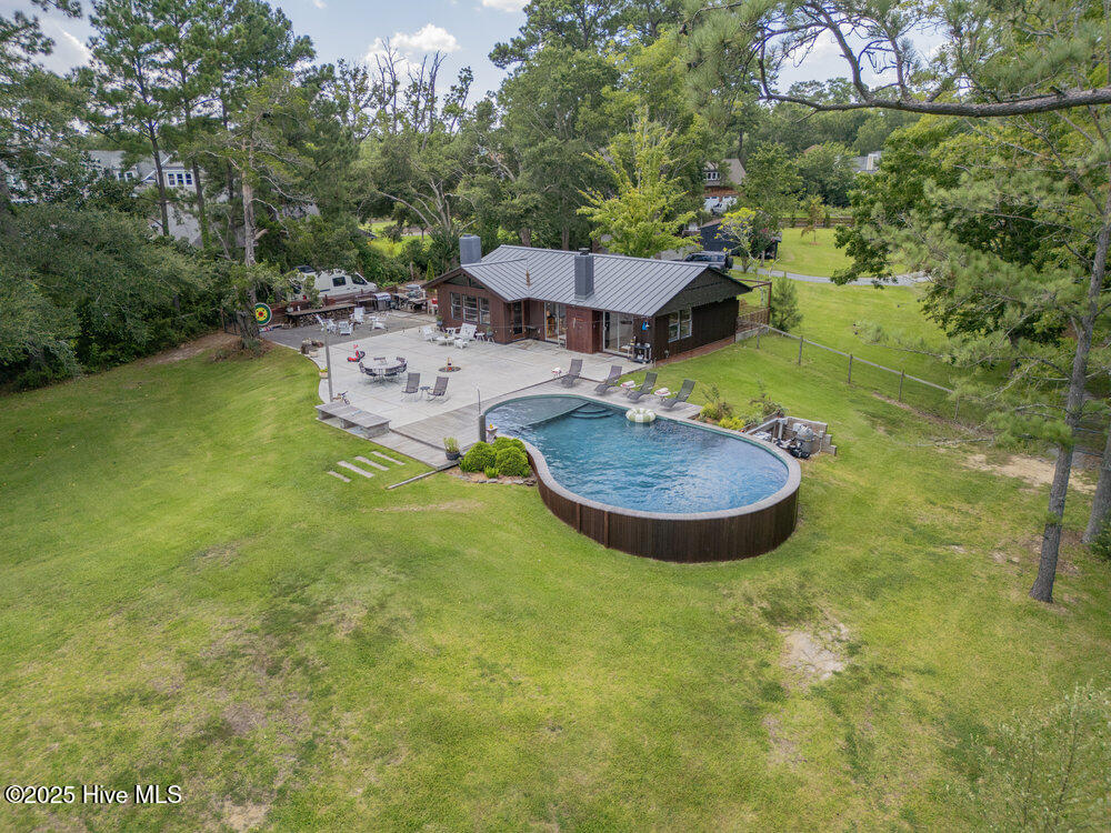 main property photo 47