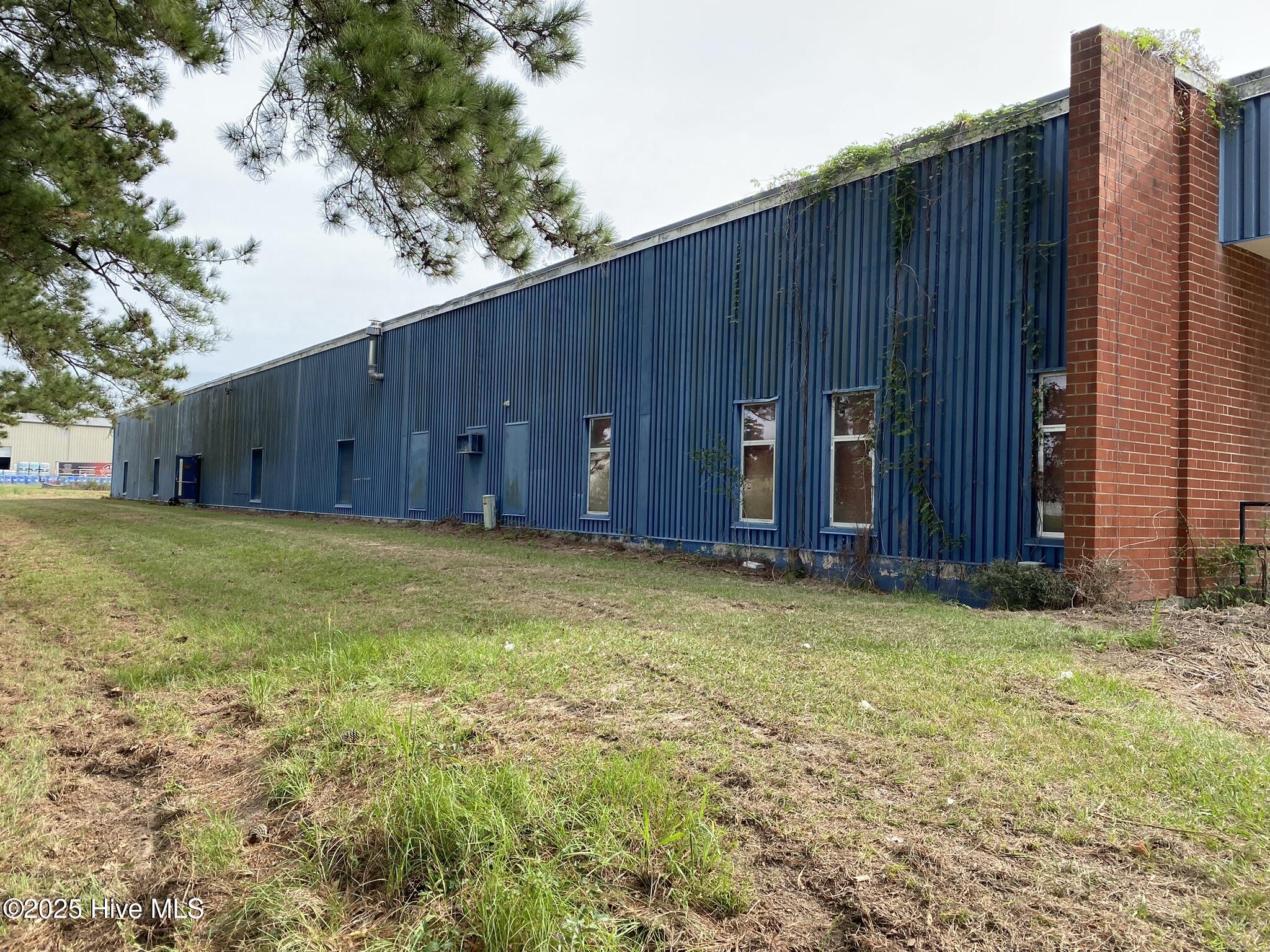 main property photo 12