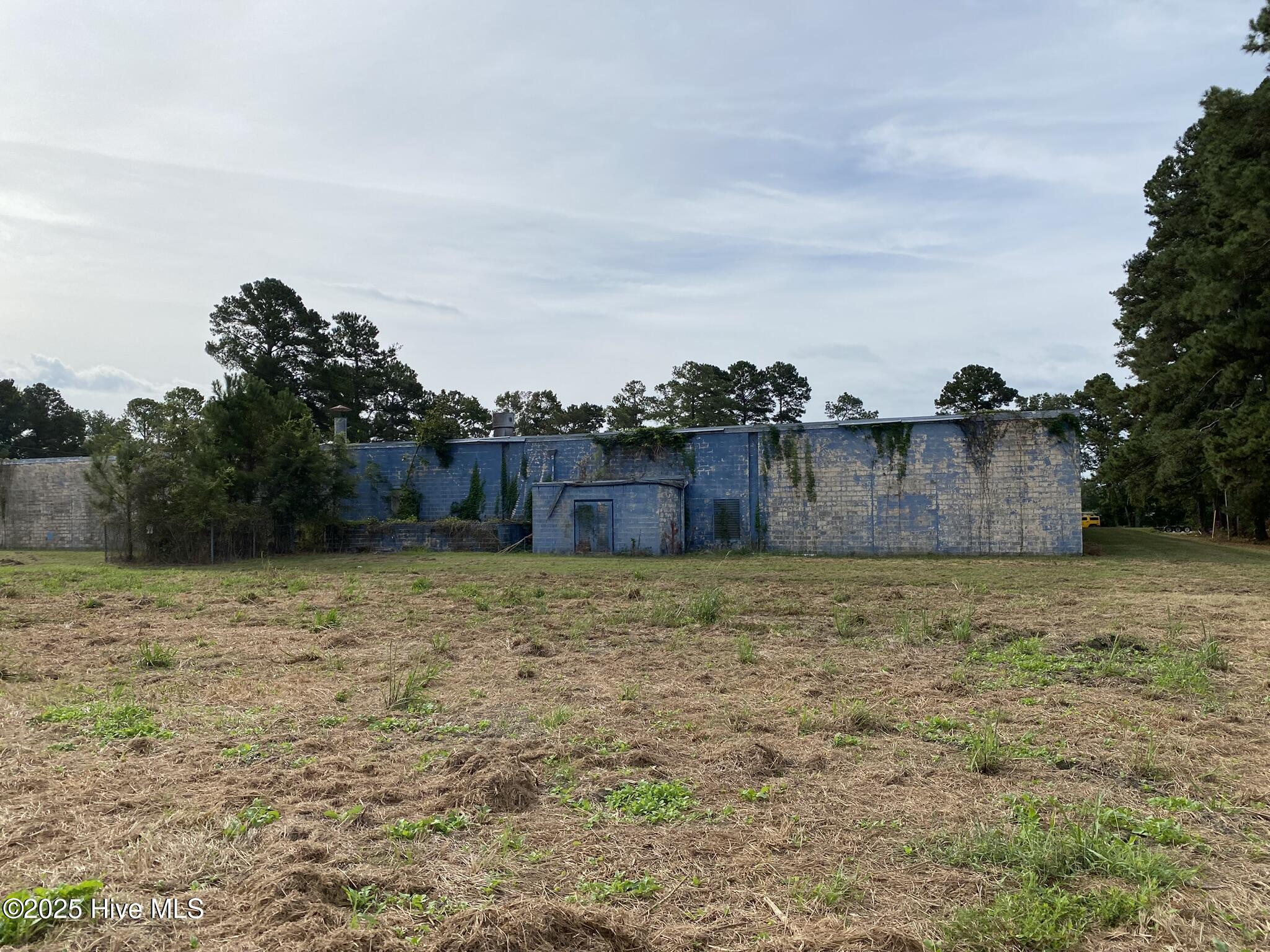 main property photo 9