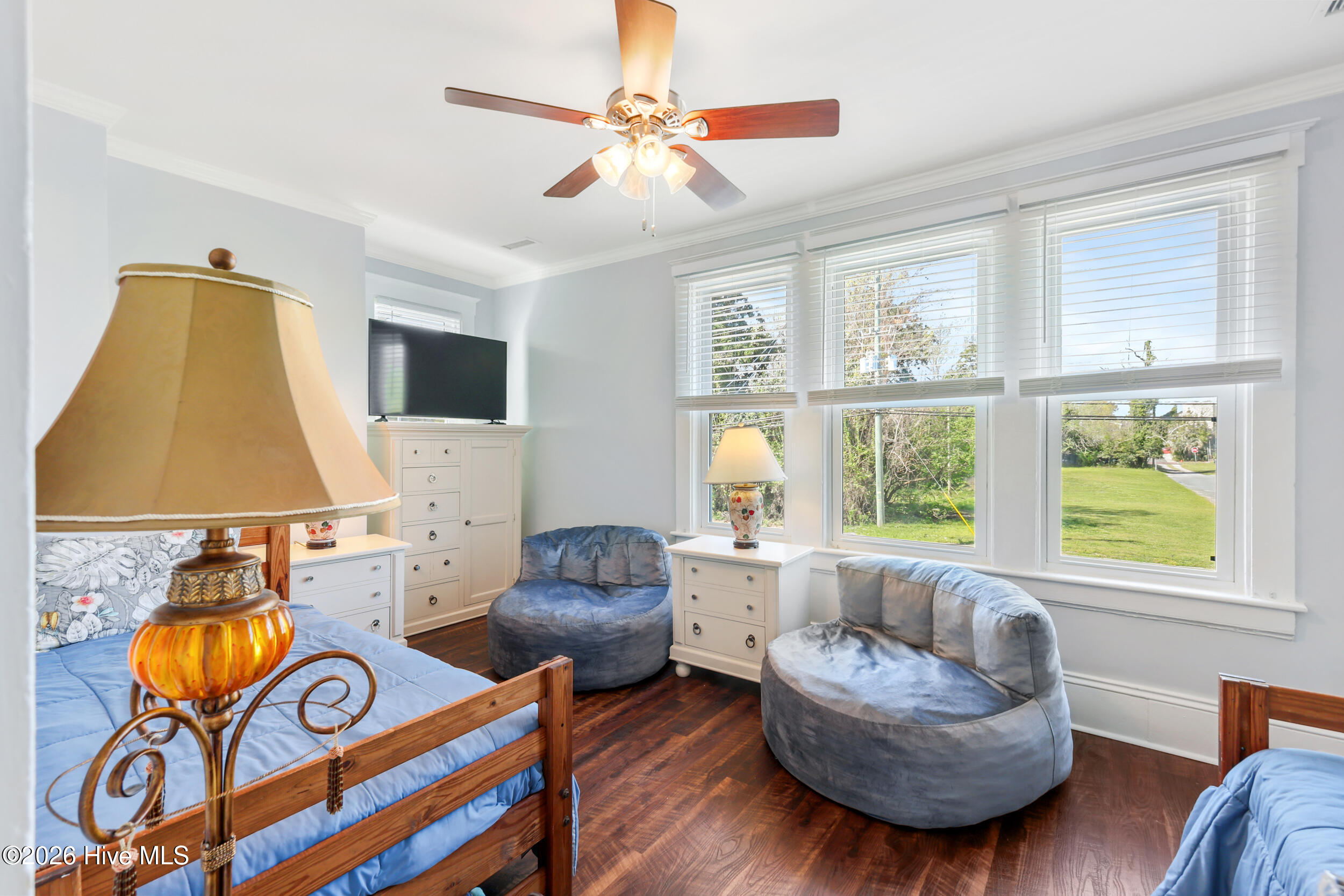 main property photo 40