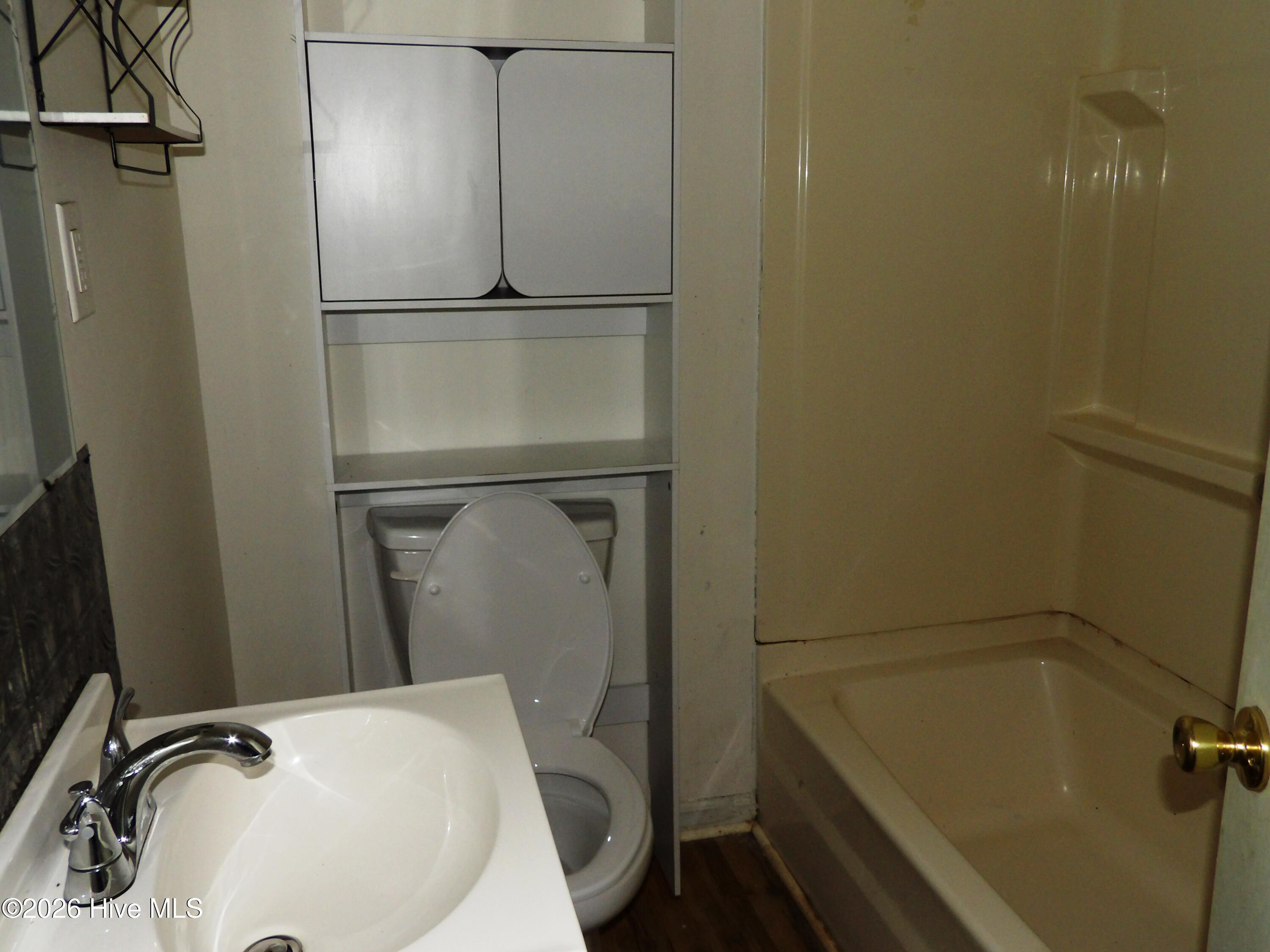 main property photo 12