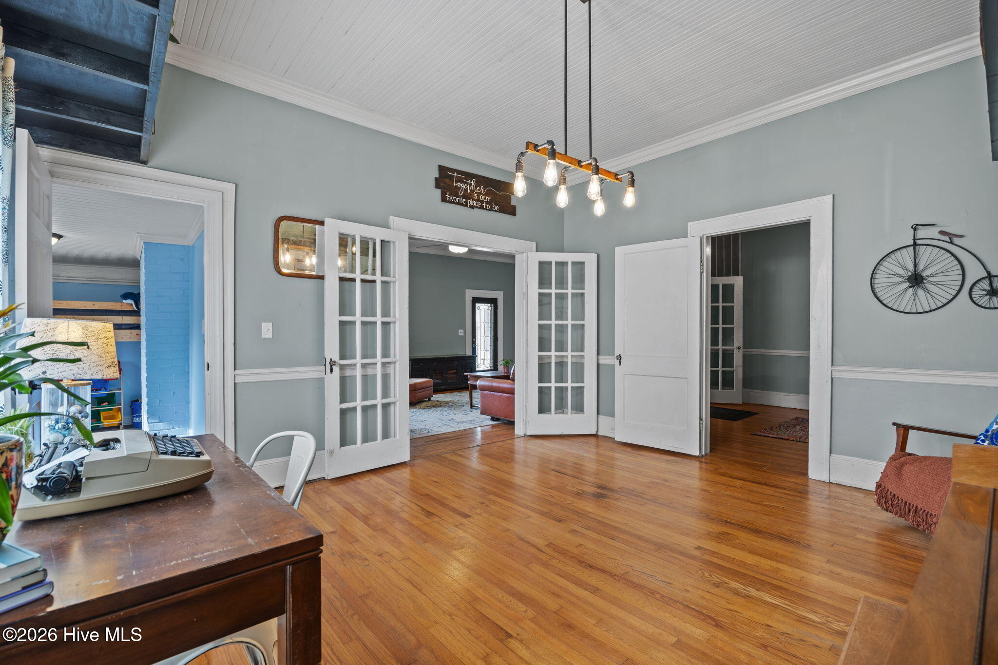 main property photo 9