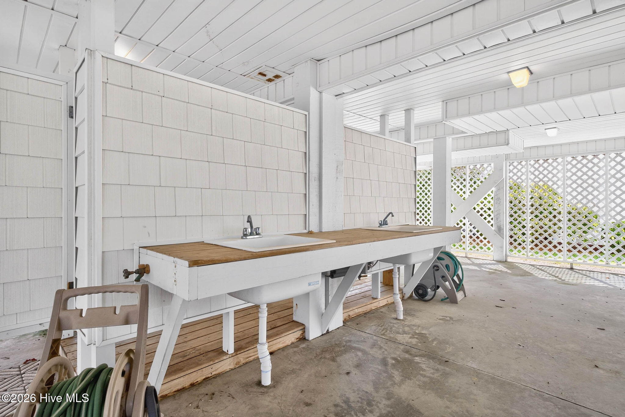 main property photo 78