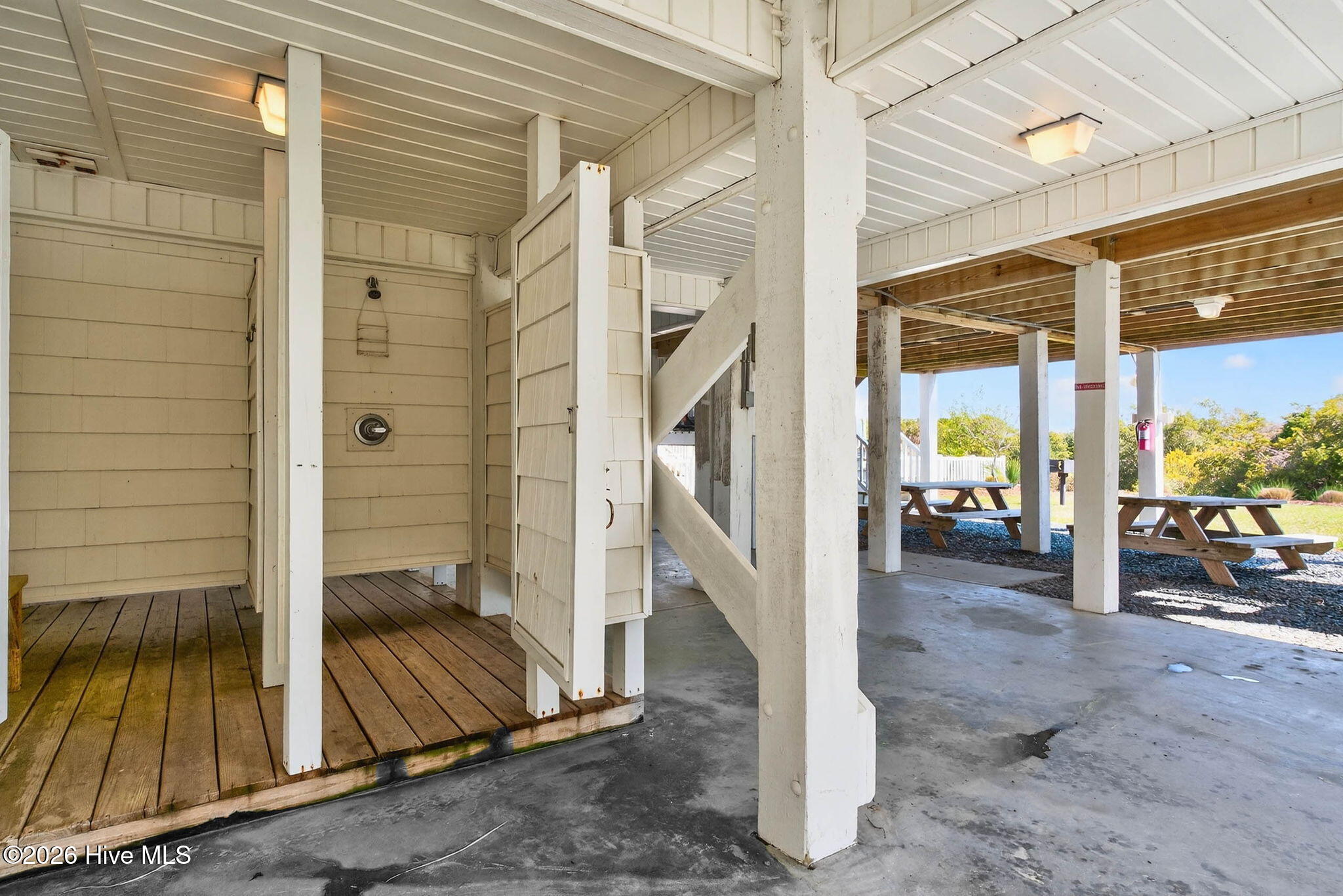 main property photo 79