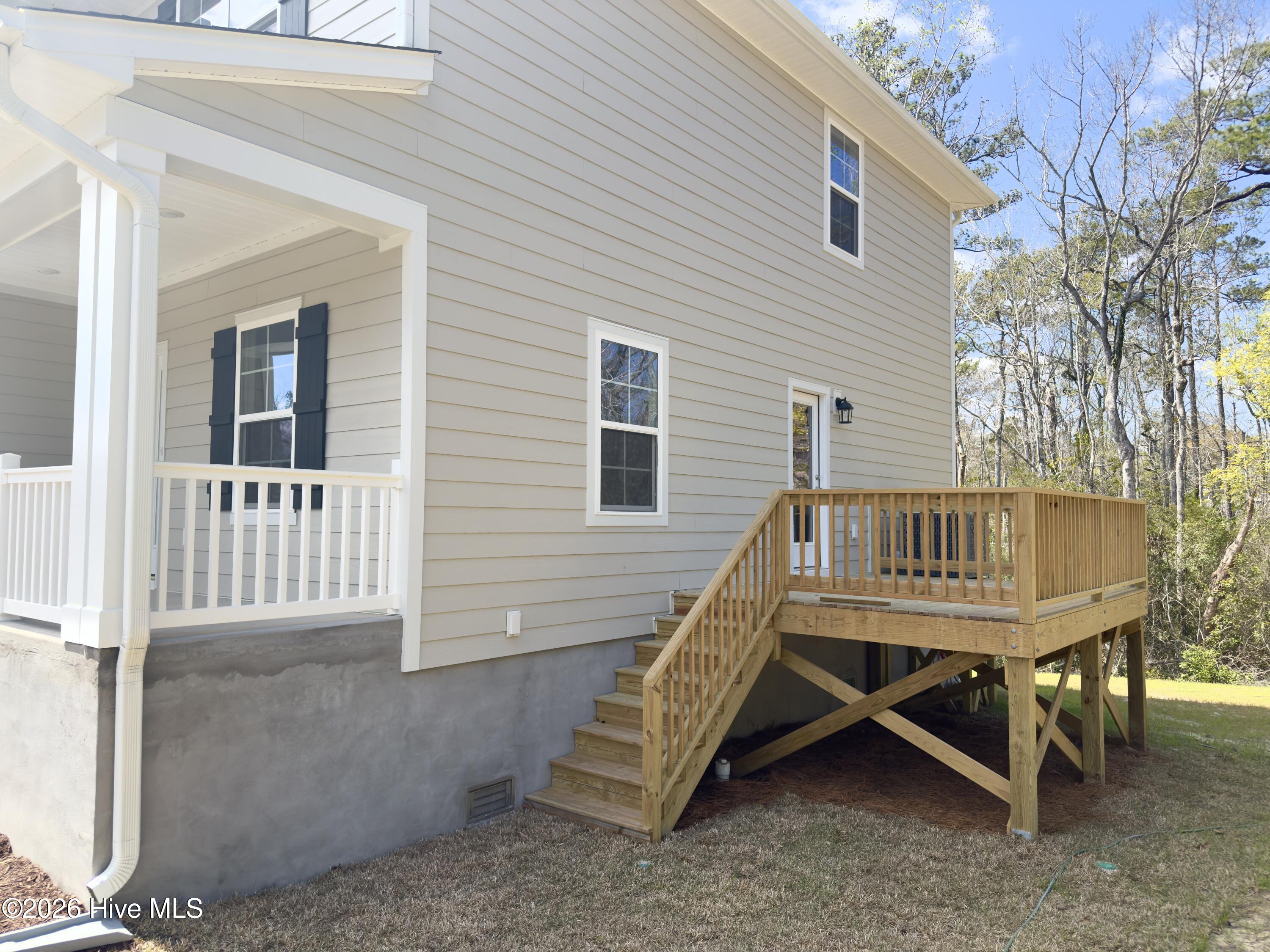 main property photo 28