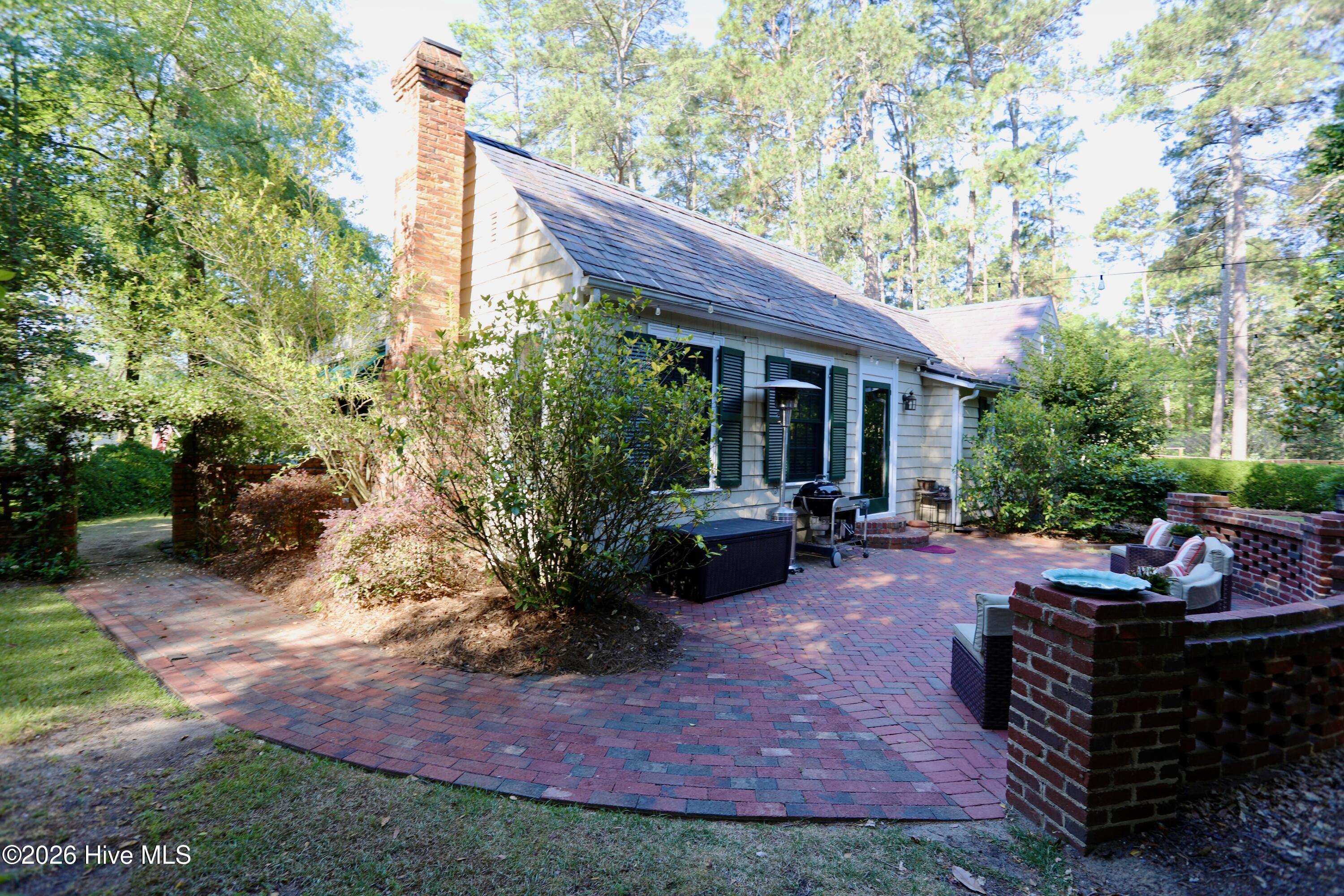 main property photo 8