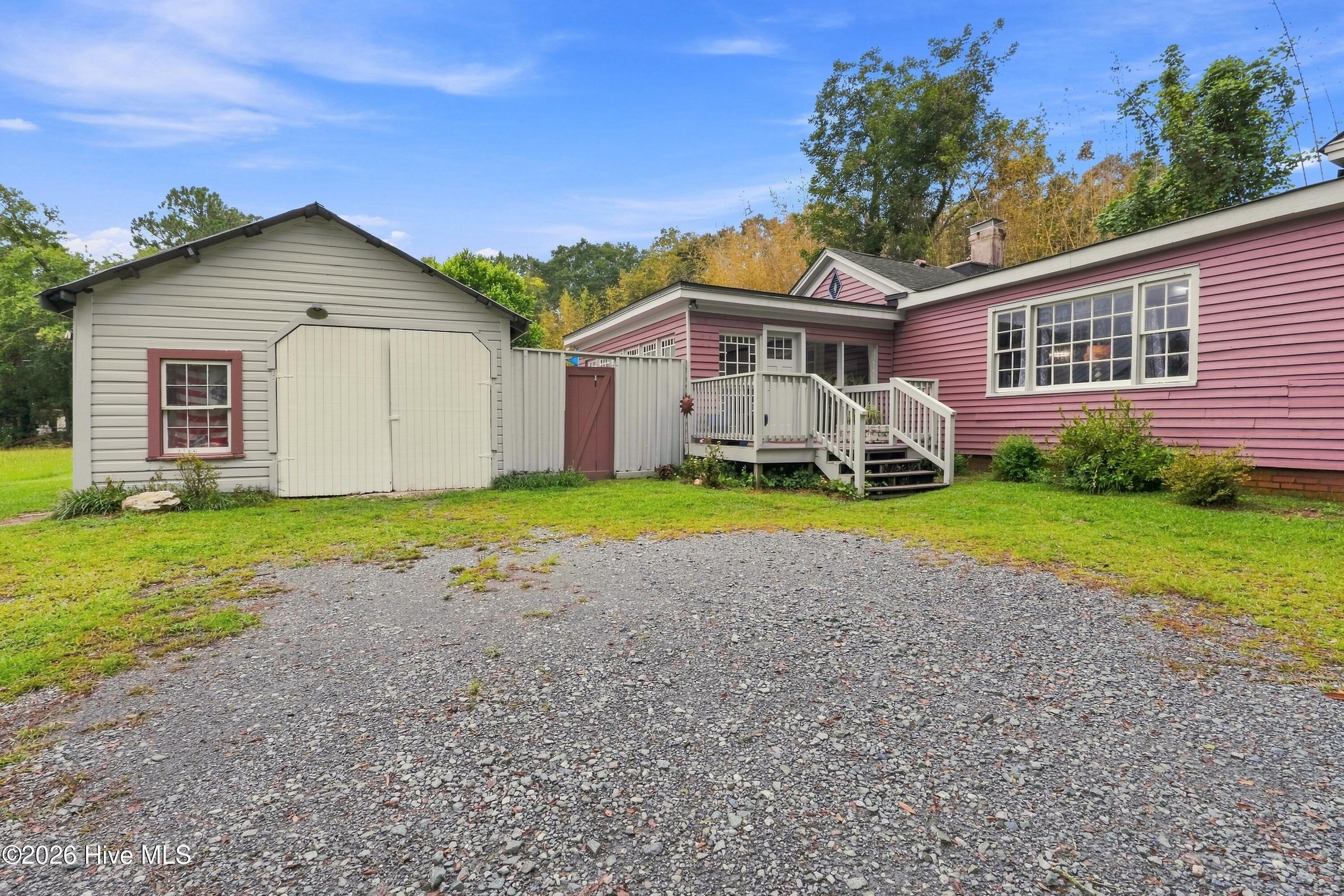 main property photo 40