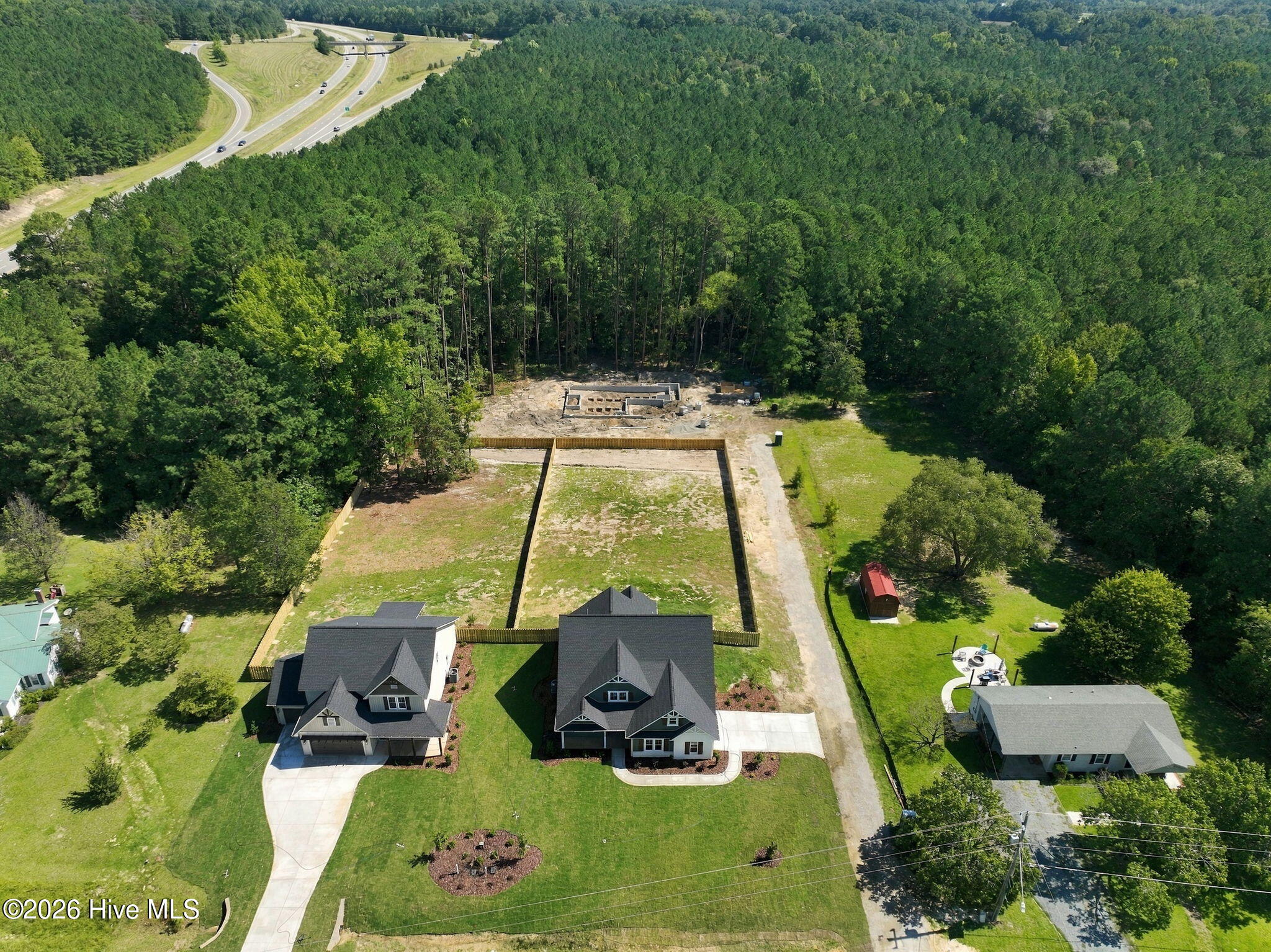 main property photo 37