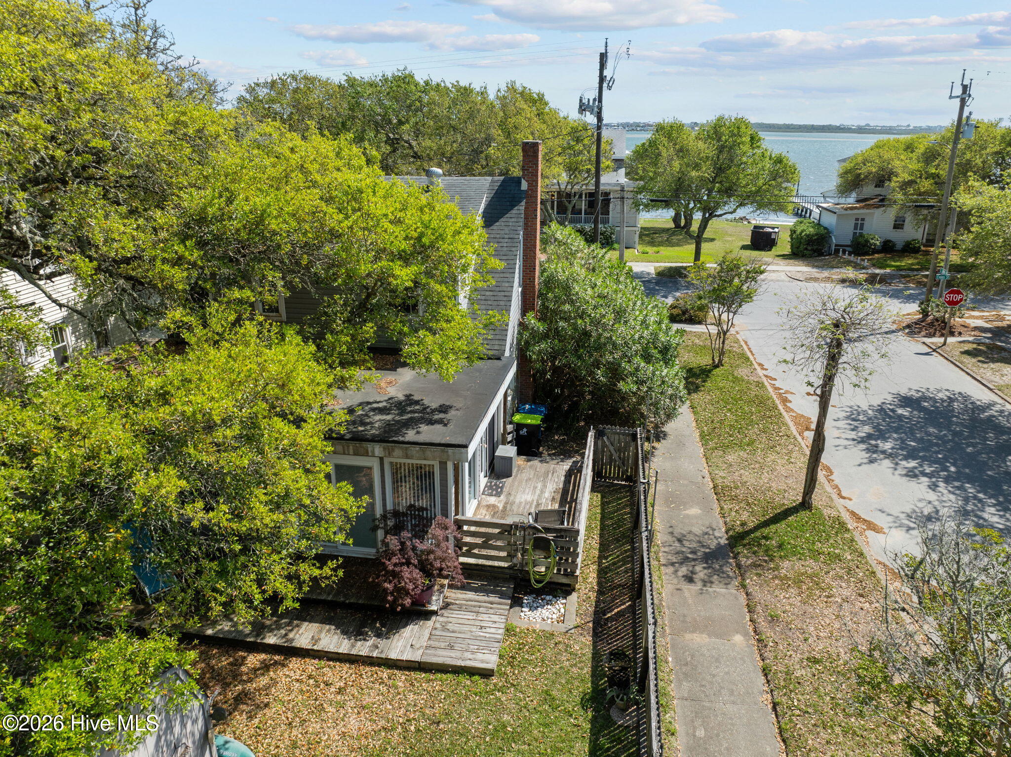 main property photo 32