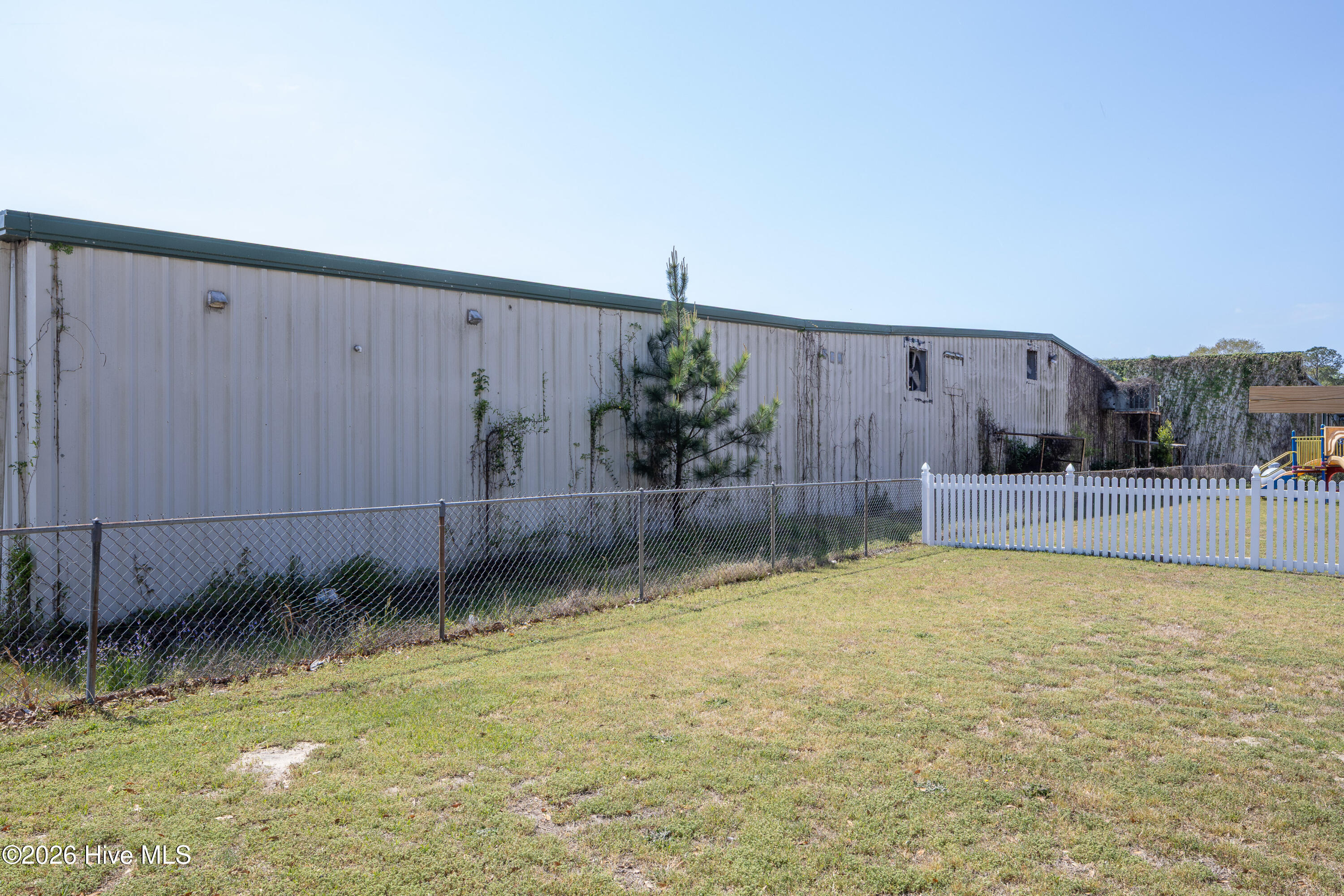 main property photo 23