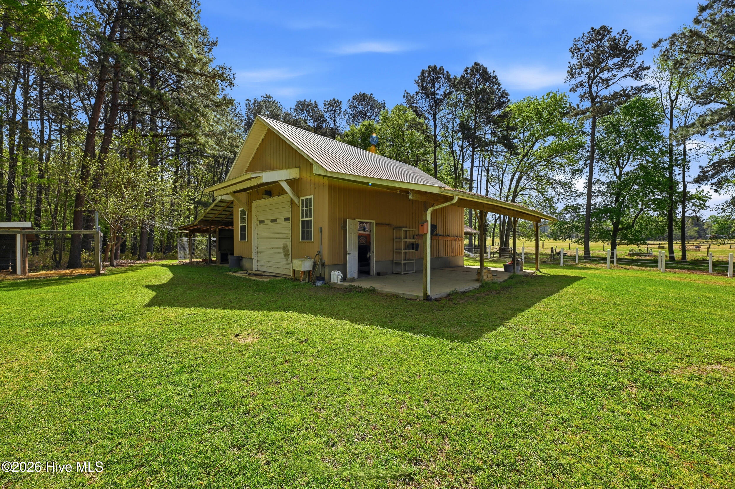 main property photo 23