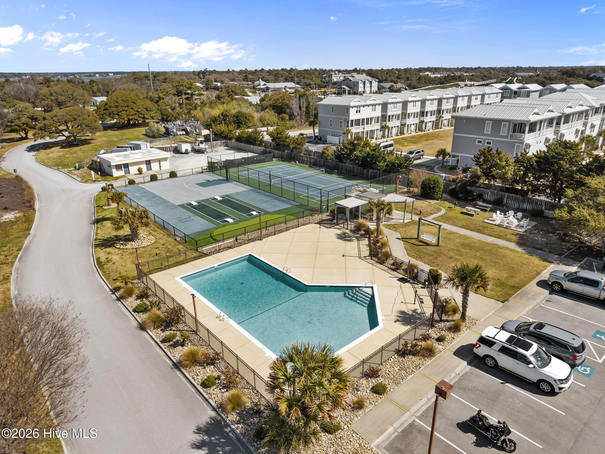 main property photo 25