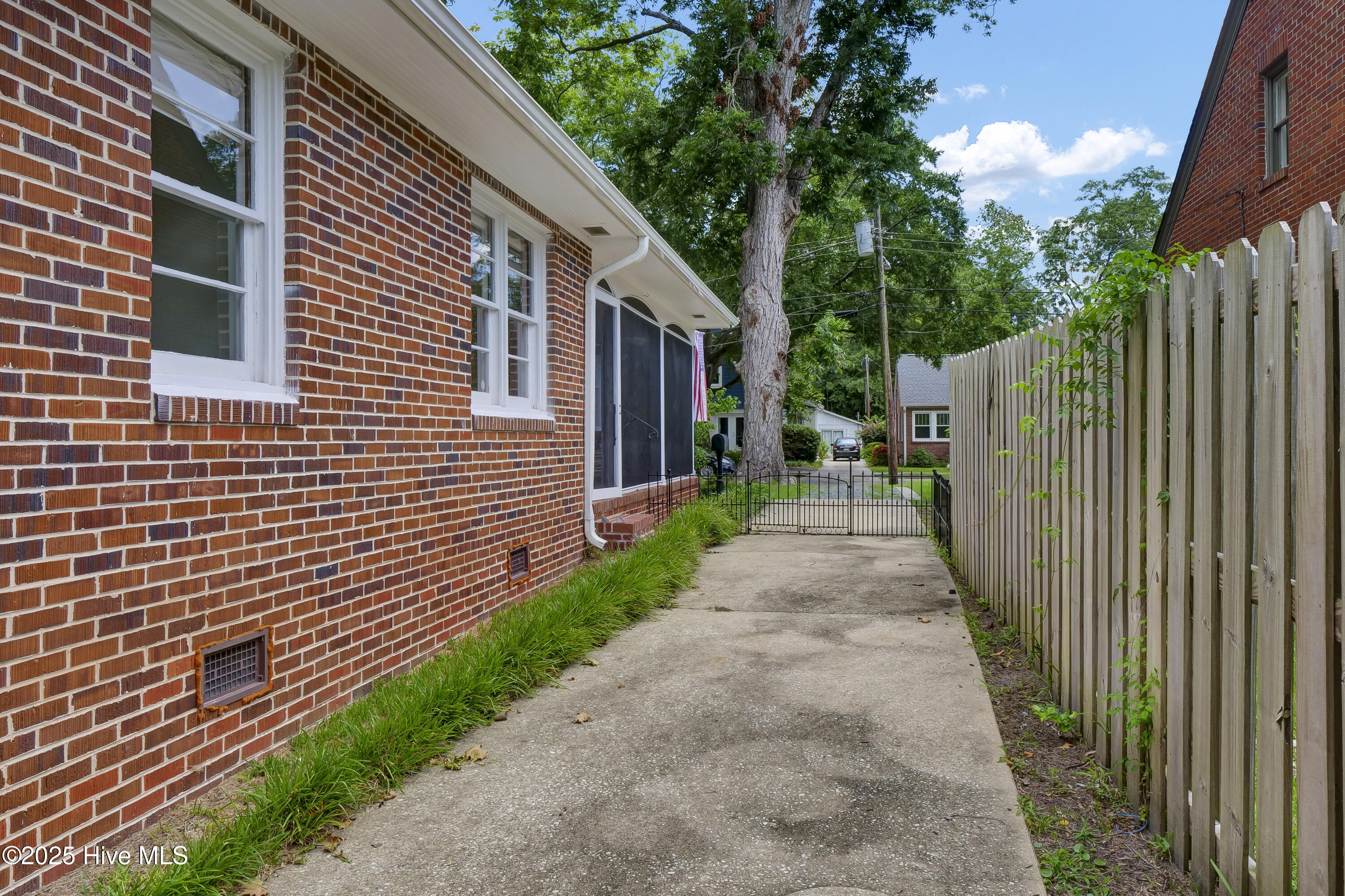 main property photo 51