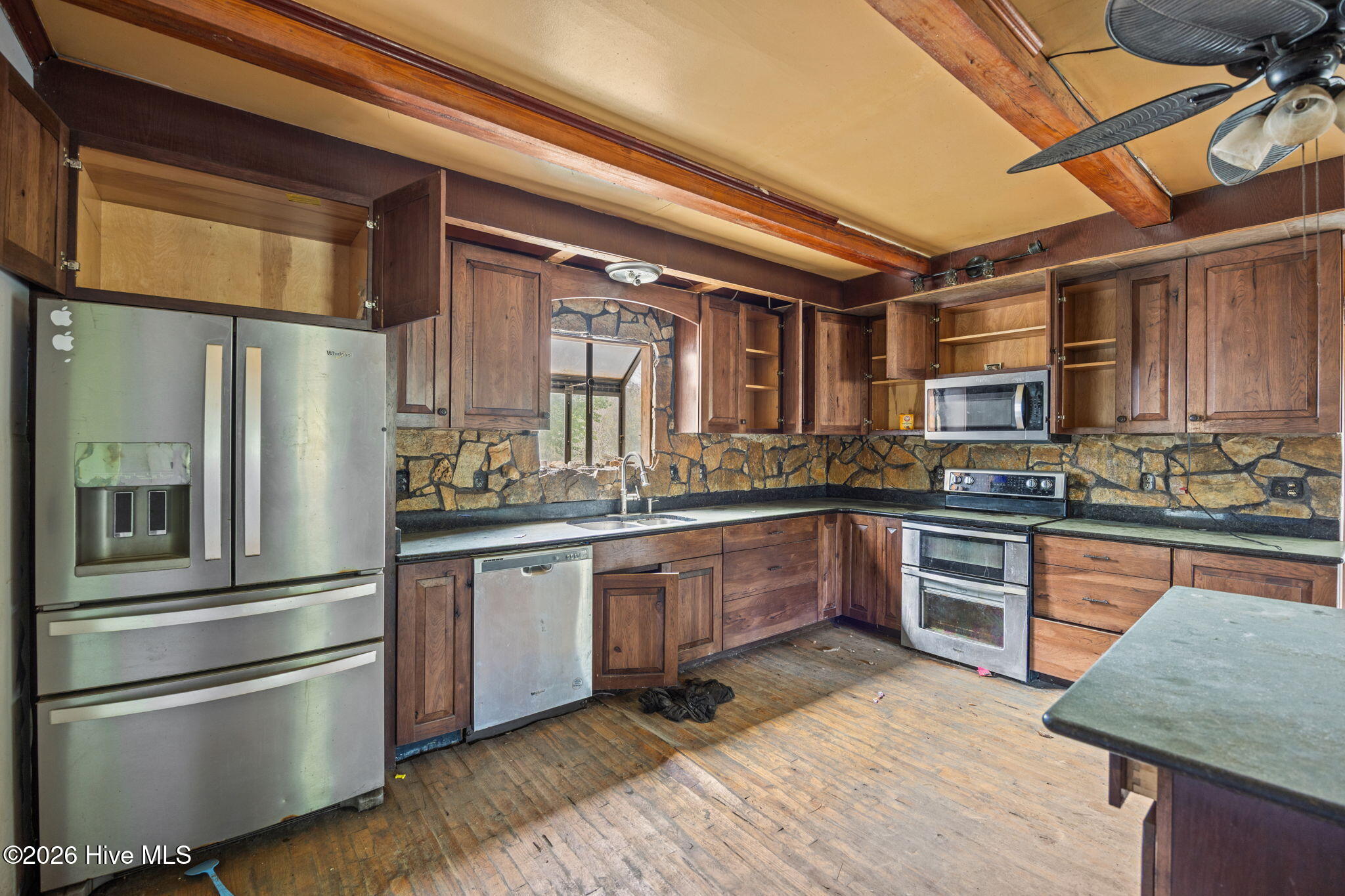 main property photo 8